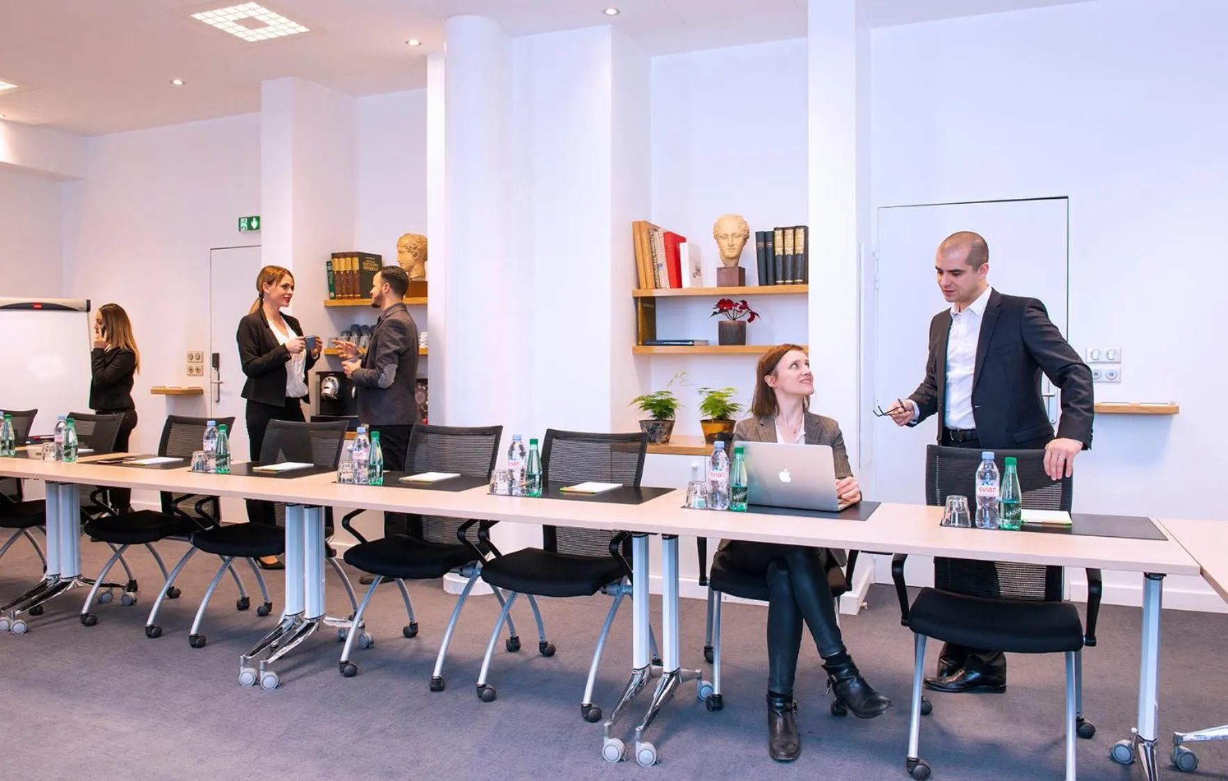 People in Le Green des Impressionnistes