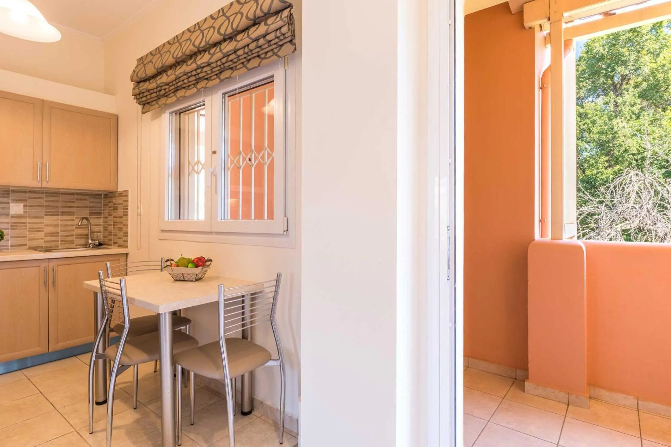 Kitchen or kitchenette in BELLA De LUX APTS