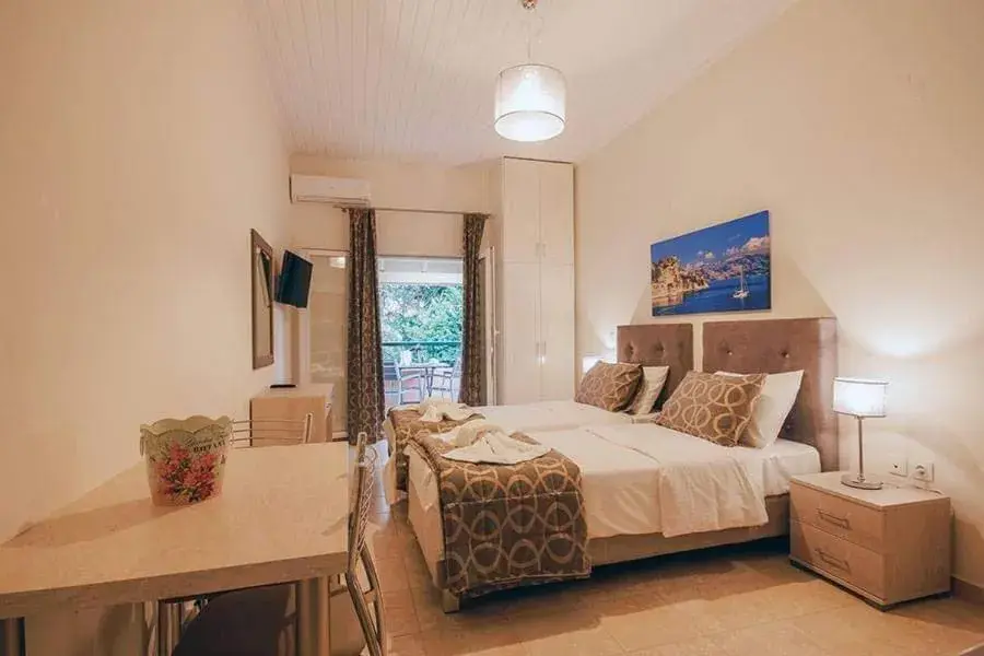 Bed in BELLA De LUX APTS Bed in BELLA De LUX APTS