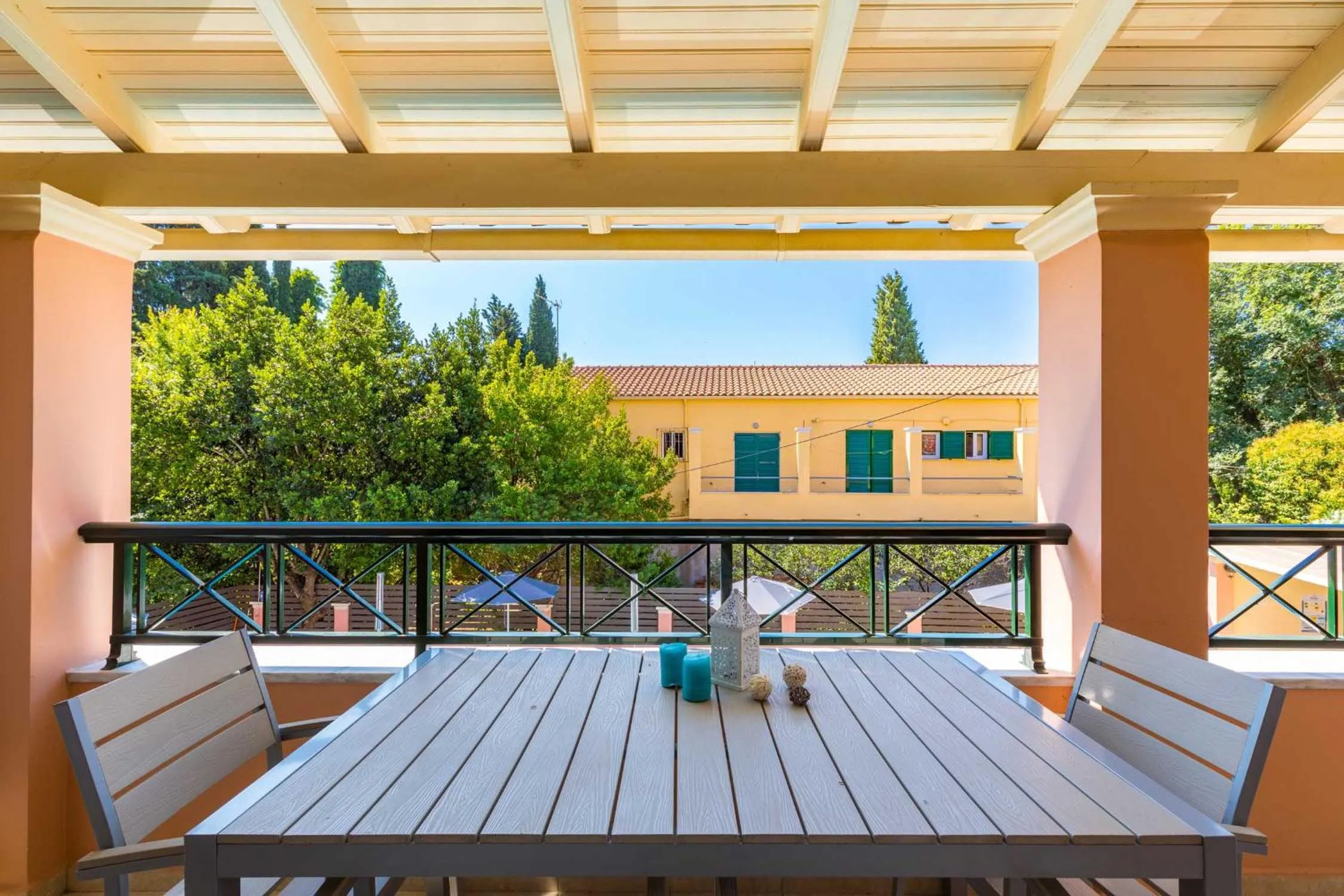 Balcony/Terrace in BELLA De LUX APTS