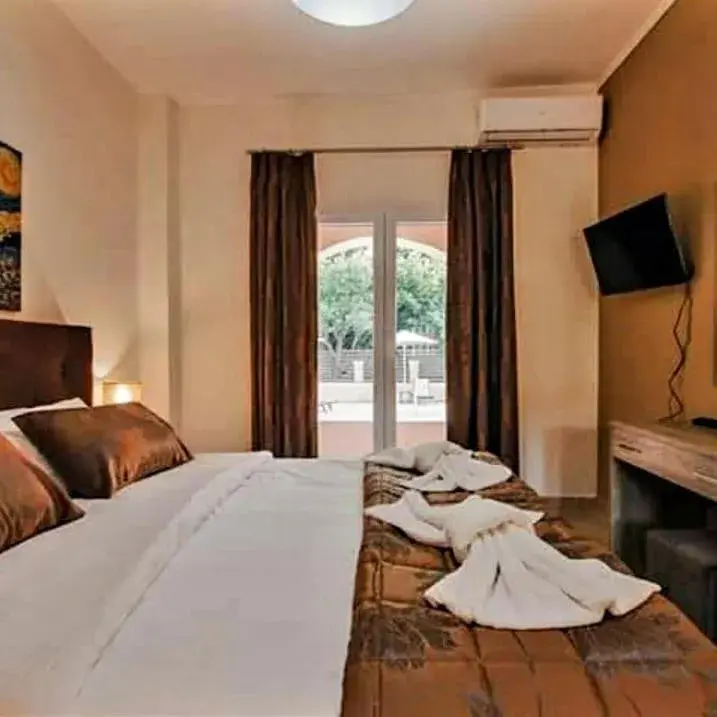 Bed in BELLA De LUX APTS Bed in BELLA De LUX APTS