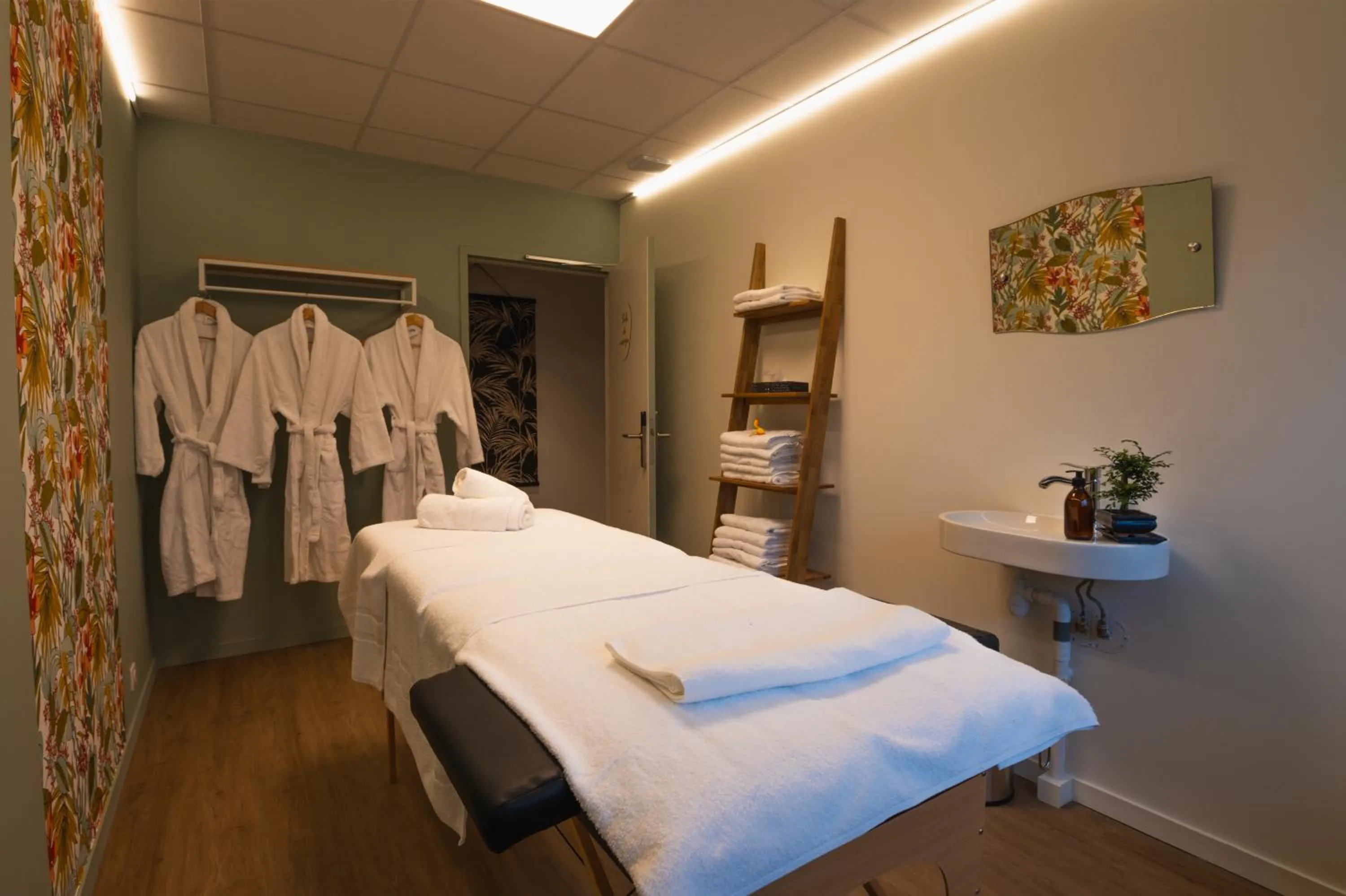 Massage in The Originals City, Ara Hôtel, Landerneau