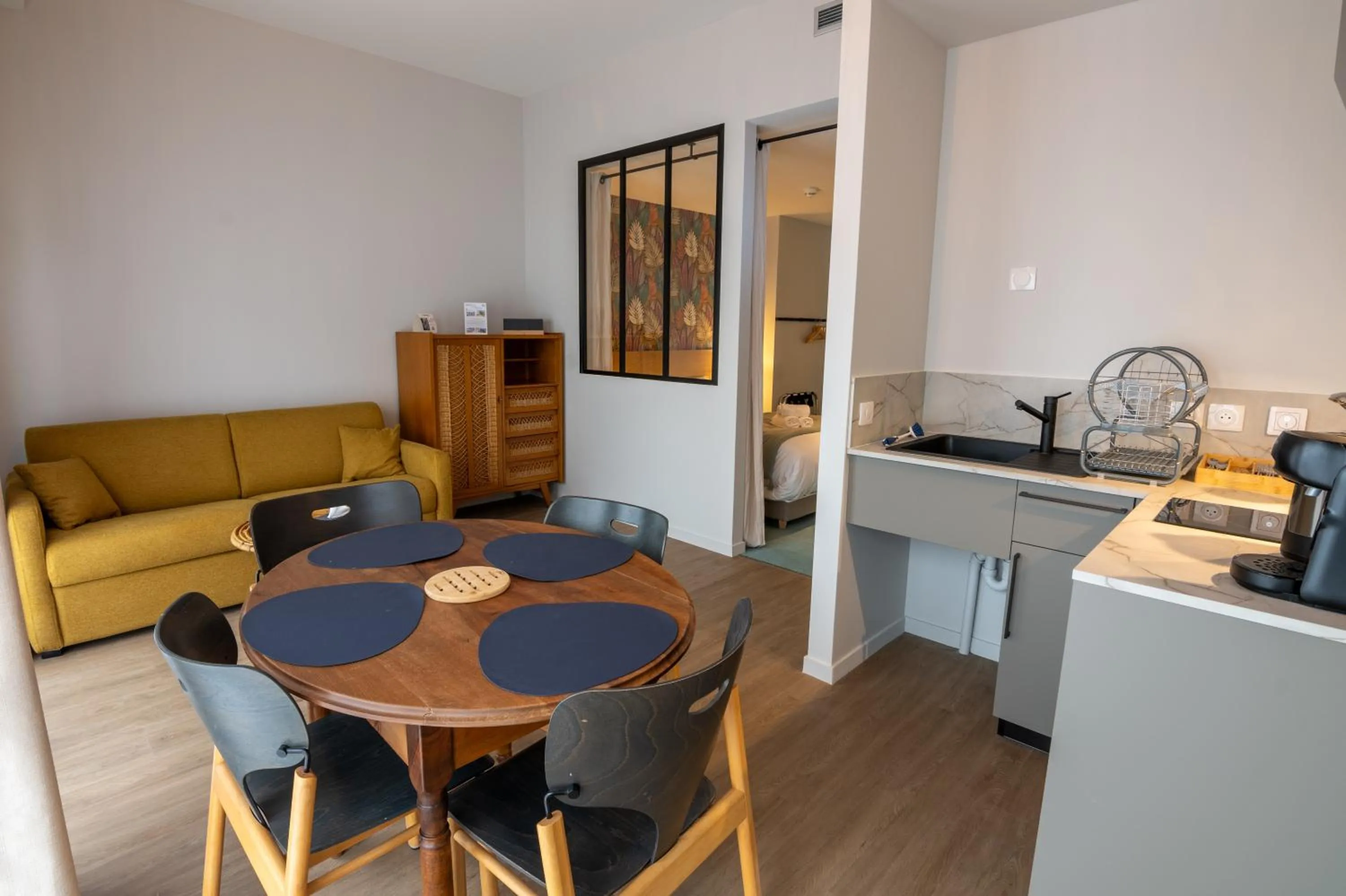 Patio in The Originals City, Ara Hôtel, Landerneau