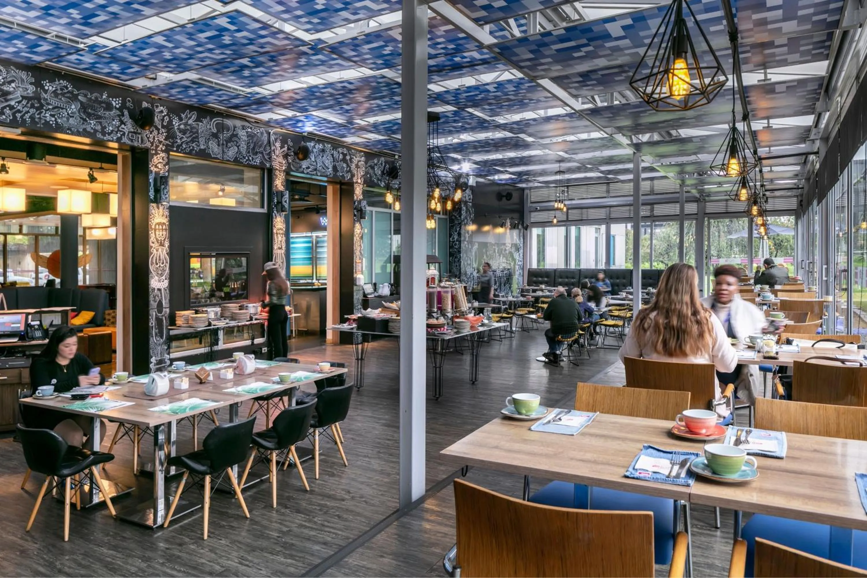 Restaurant/places to eat in Aloft Bogotá Airport