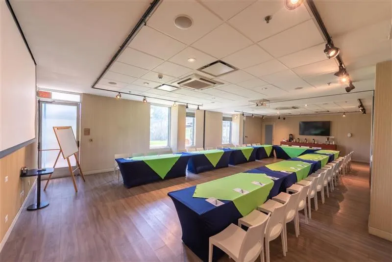 Meeting/conference room in Aloft Bogotá Airport