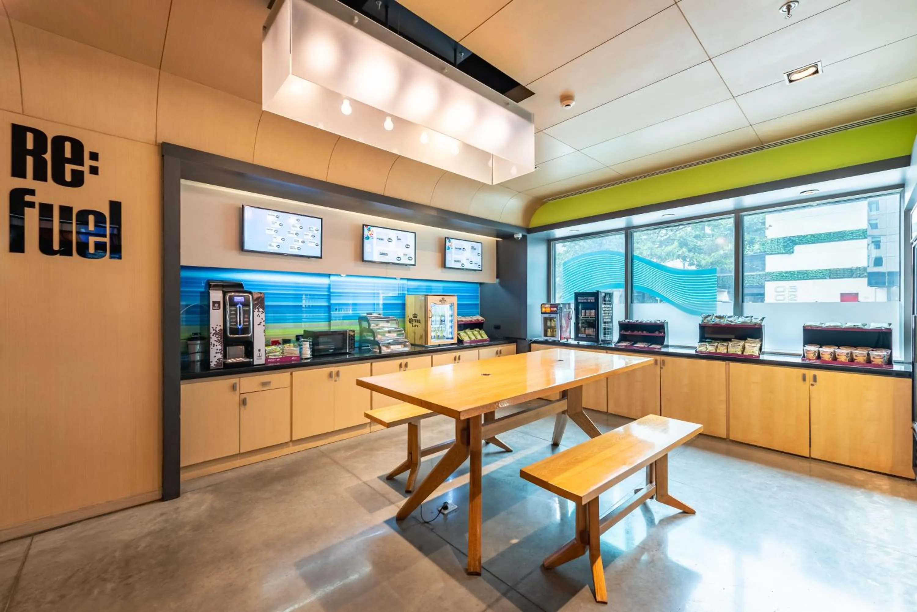 Seating area in Aloft Bogotá Airport