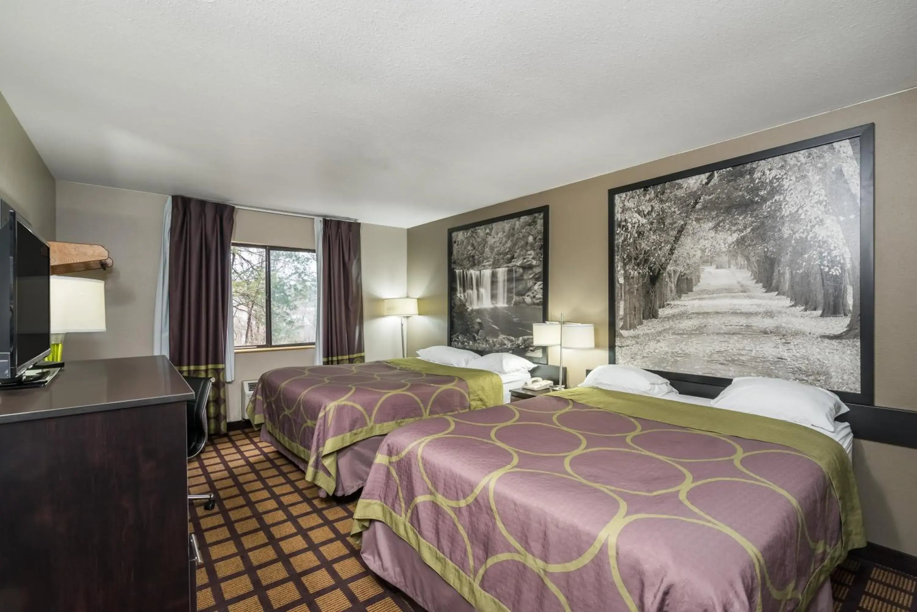 Queen Room with Two Queen Beds - Non-Smoking in Super 8 by Wyndham Munfordville KY Queen Room with Two Queen Beds - Non-Smoking in Super 8 by Wyndham Munfordville KY