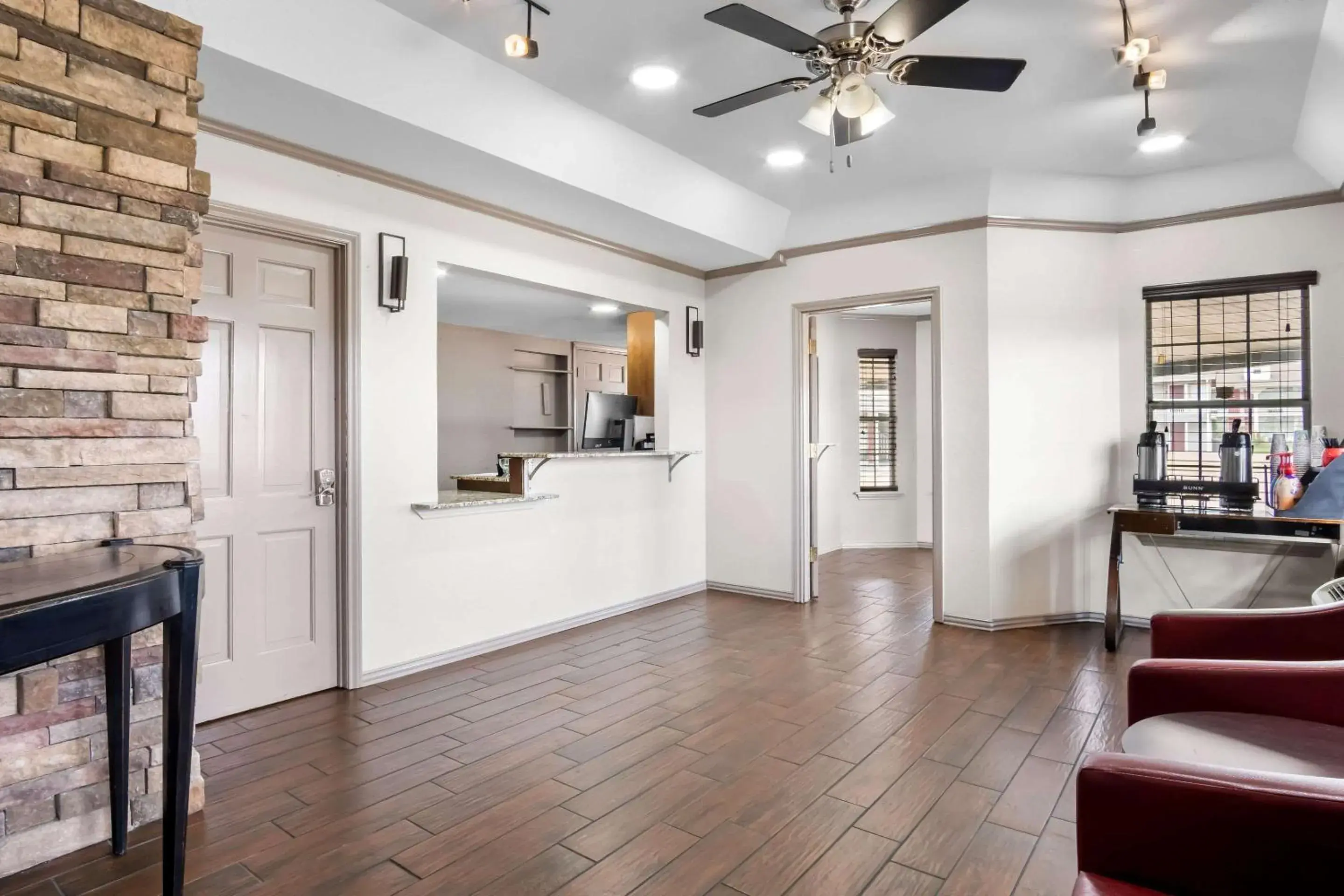 Lobby or reception in Rodeway Inn Waco Downtown near University Lobby or reception in Rodeway Inn Waco Downtown near University