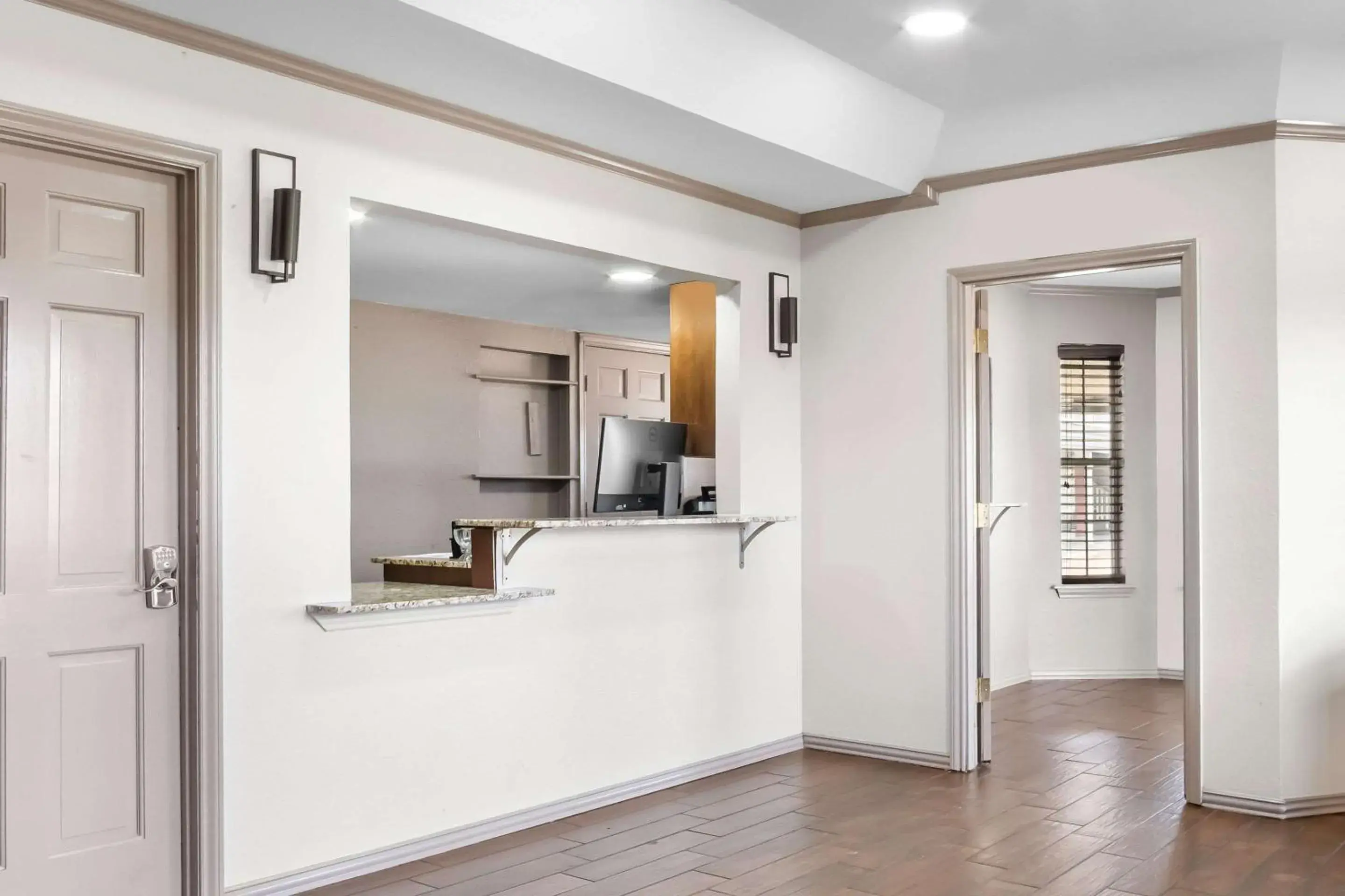 Lobby or reception in Rodeway Inn Waco Downtown near University Lobby or reception in Rodeway Inn Waco Downtown near University