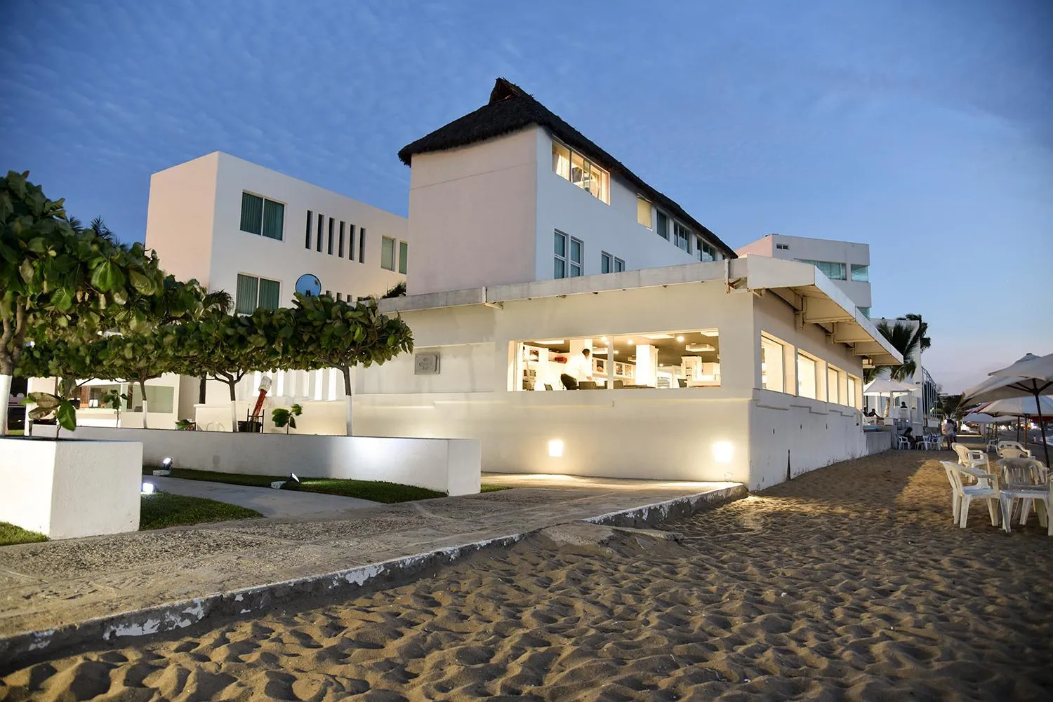 Restaurant/places to eat, Property Building in Best Western Plus Luna del Mar