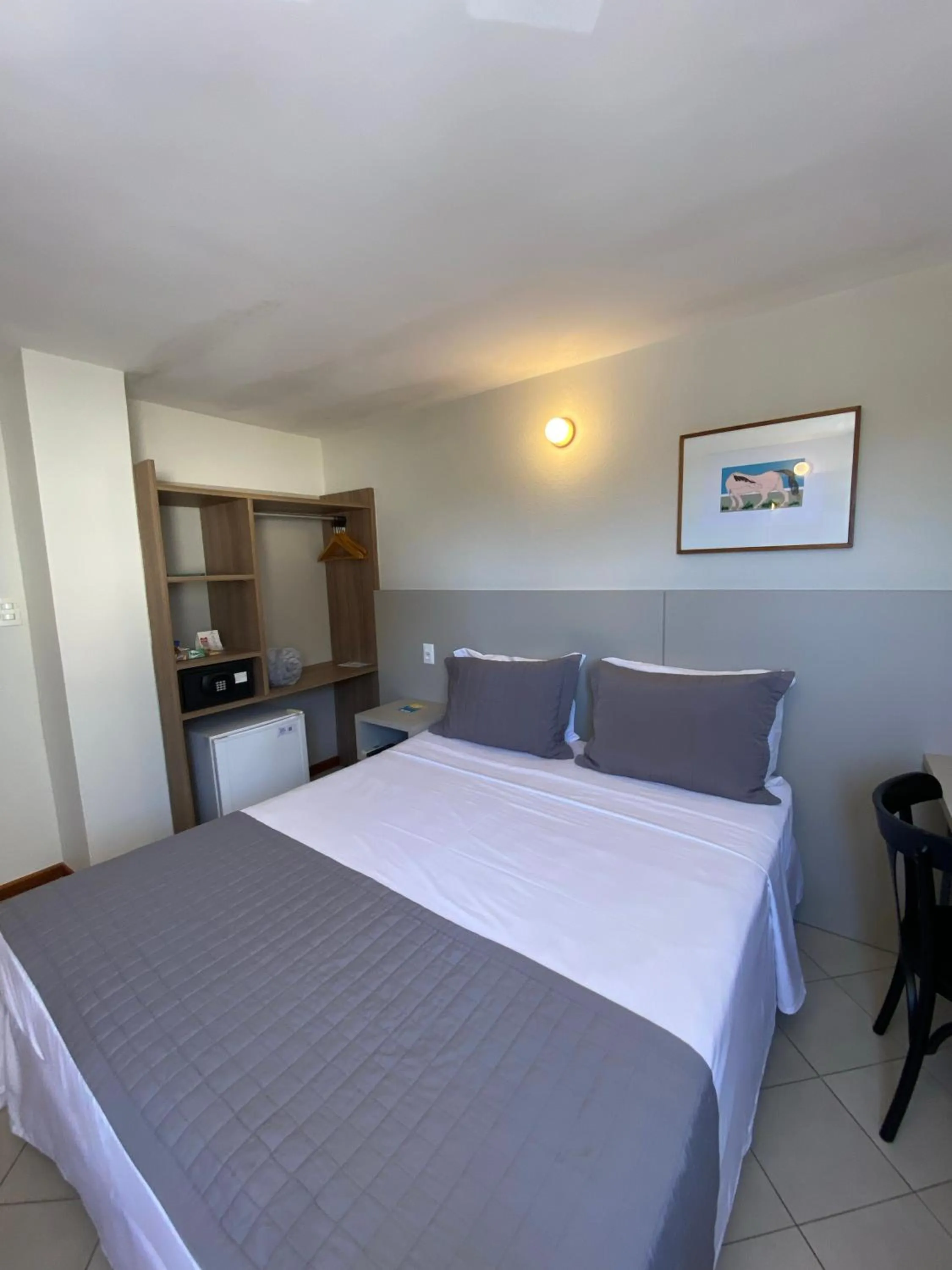 Bed in Malibu Plaza Hotel