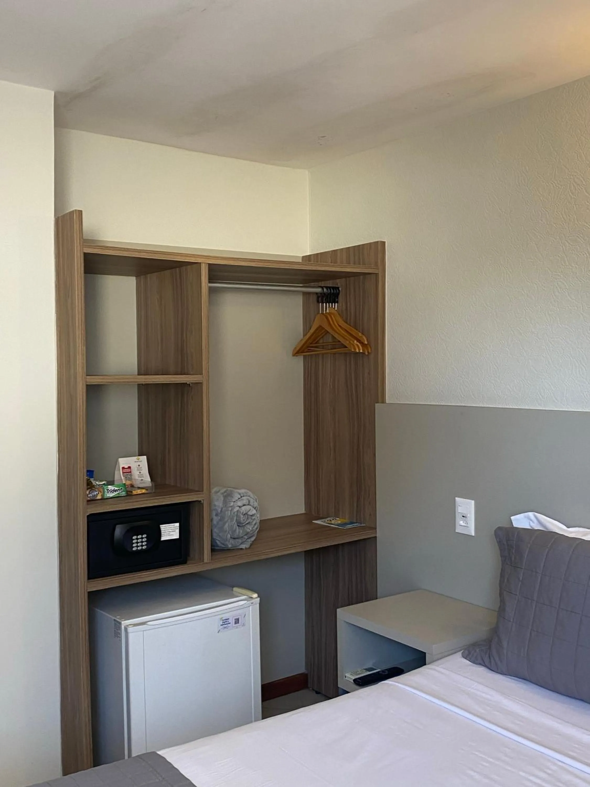 Bed in Malibu Plaza Hotel