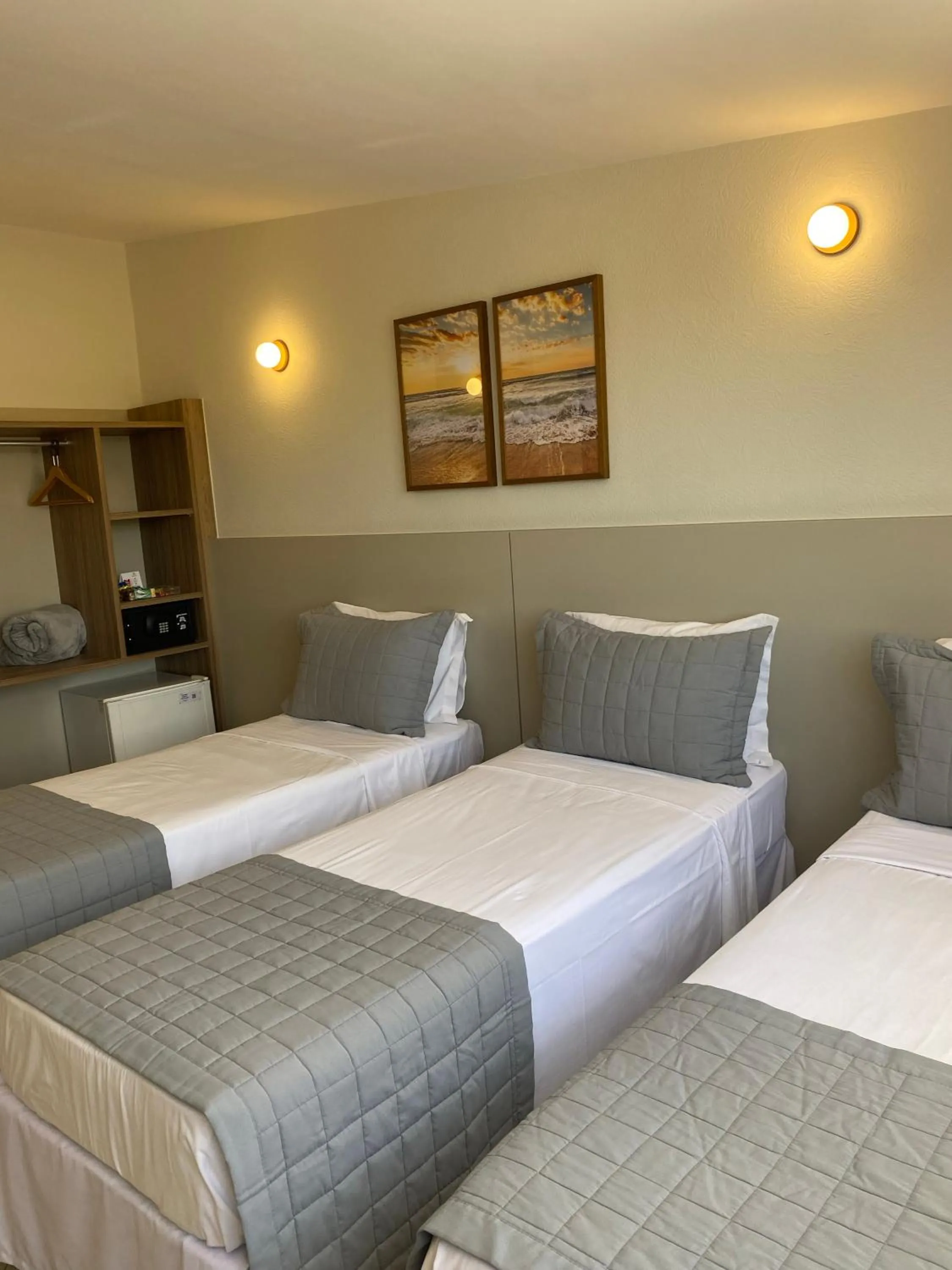 Bed in Malibu Plaza Hotel