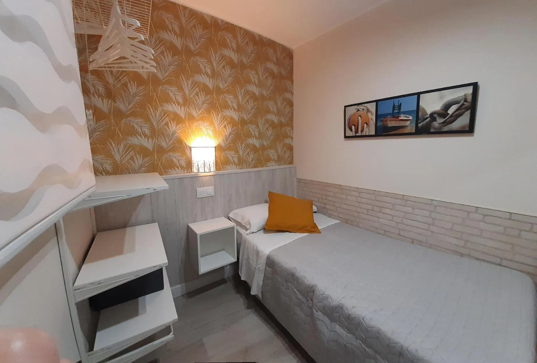 Bedroom, Bed in Hostal Verdemar