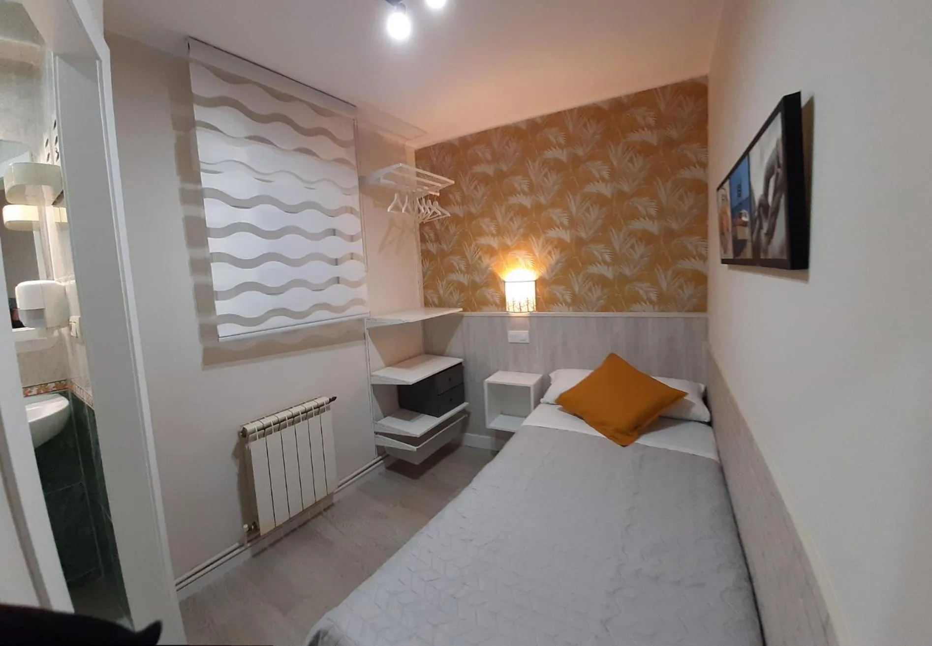 Bedroom, Bed in Hostal Verdemar