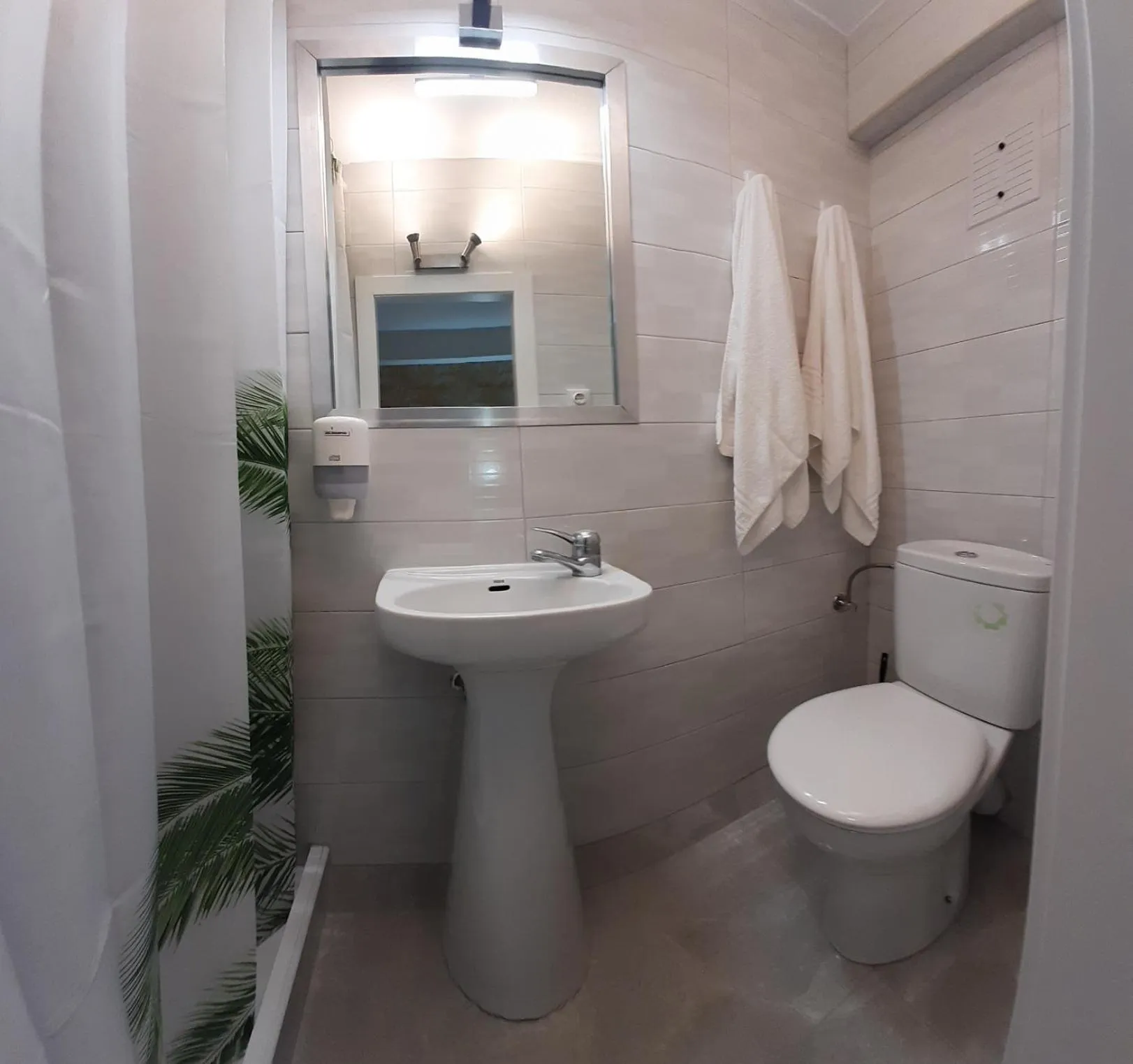 Bathroom in Hostal Verdemar