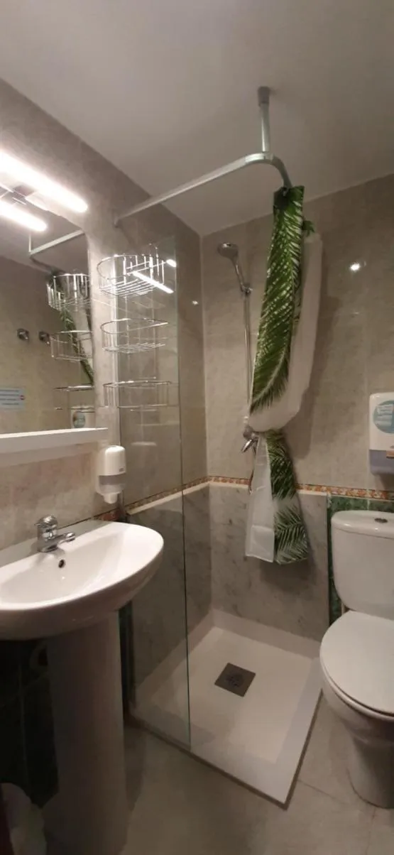 Bathroom in Hostal Verdemar