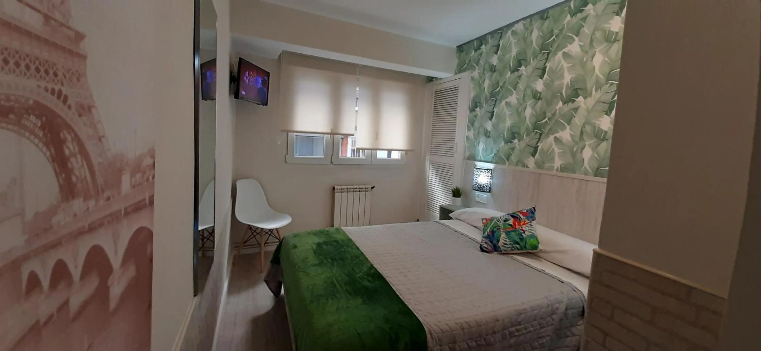 Photo of the whole room, Bed in Hostal Verdemar