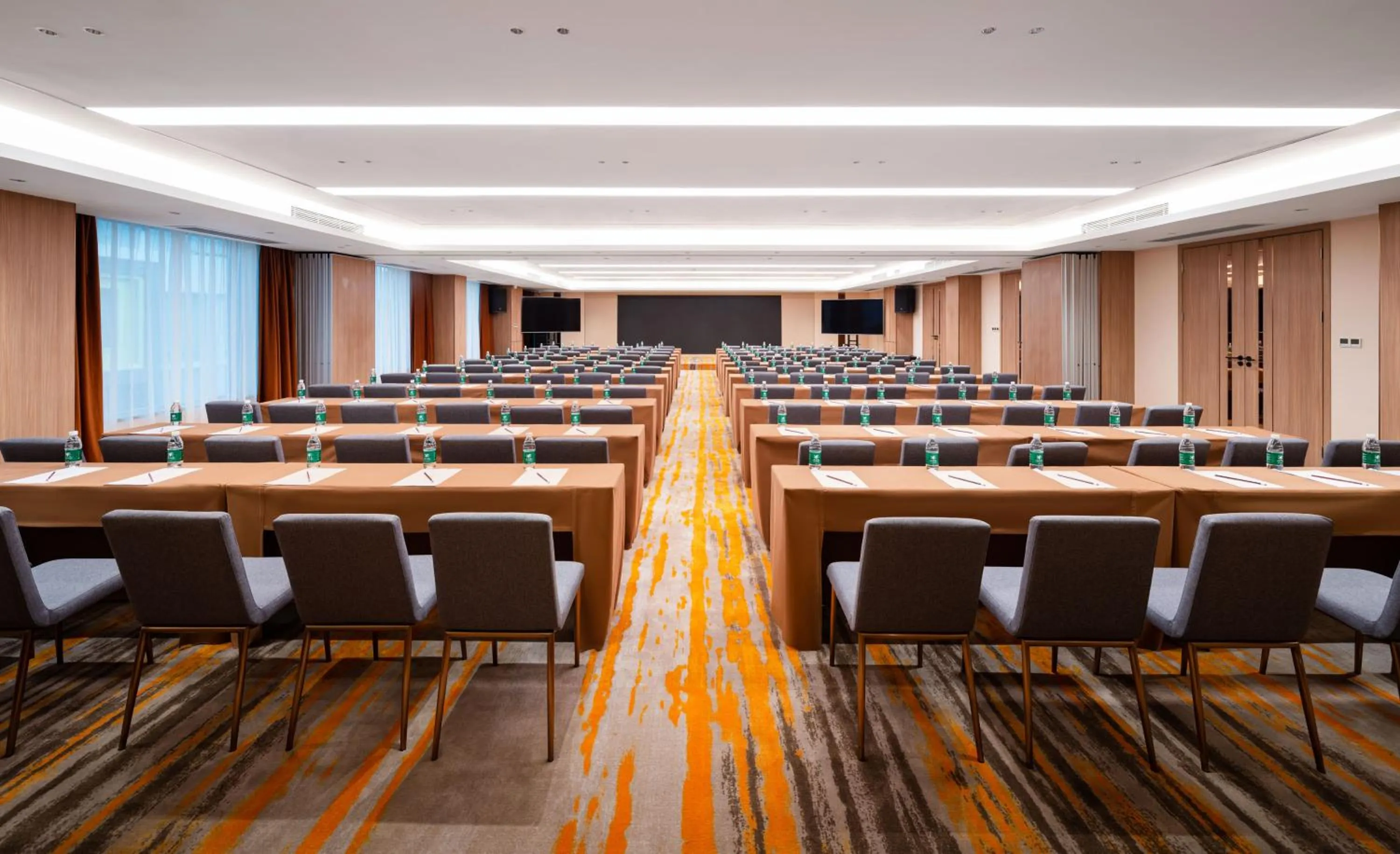 Meeting/conference room in Guangzhou Wogo Yuanbao Hotel-Zhujiang New Town