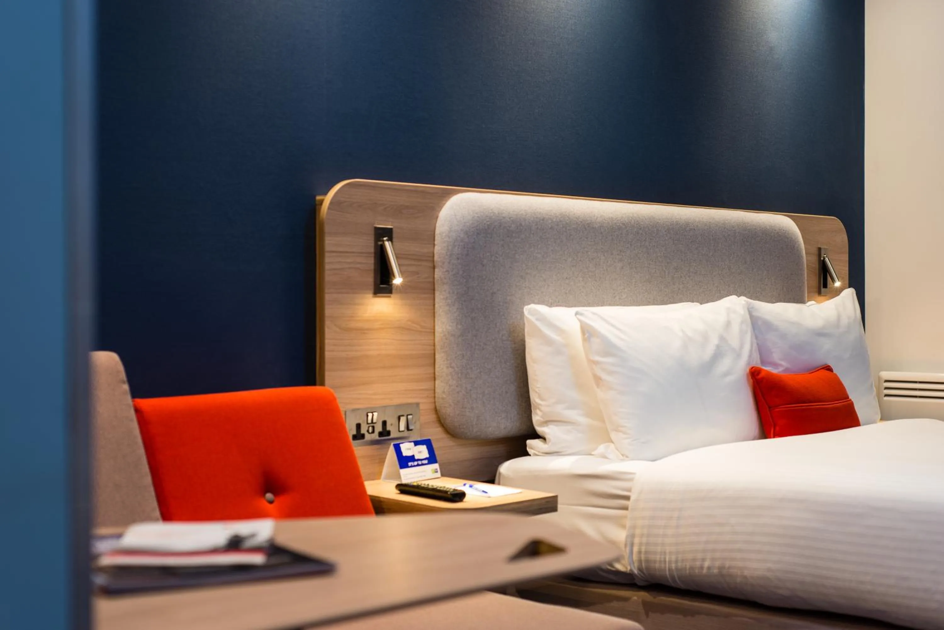 Bed in Holiday Inn Express Strathclyde Park M74, Jct 5 by IHG