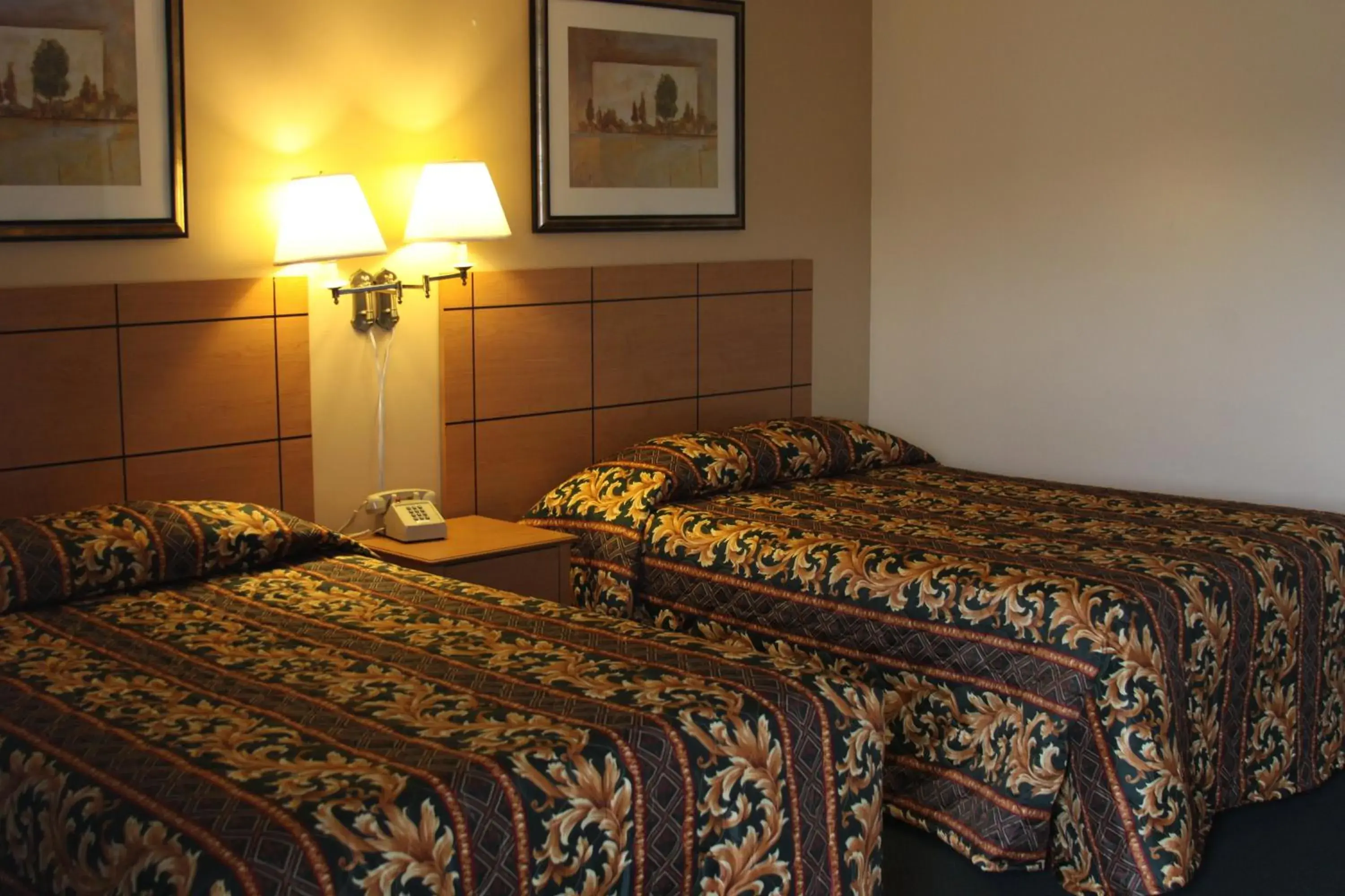 Double Room with Two Double Beds - Smoking in New Relax Inn Bridgeview Double Room with Two Double Beds - Smoking in New Relax Inn Bridgeview