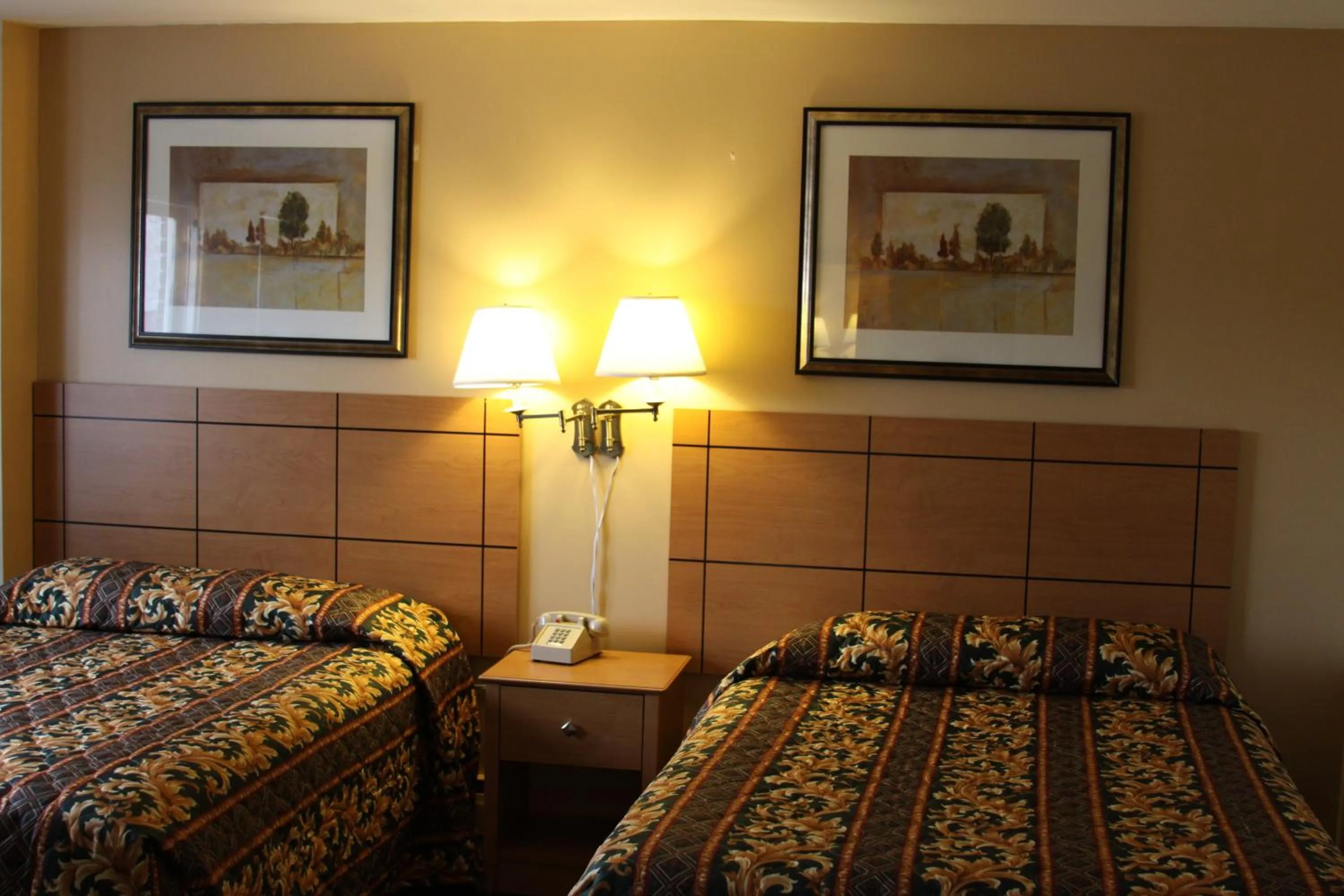 Bedroom, Bed in New Relax Inn Bridgeview