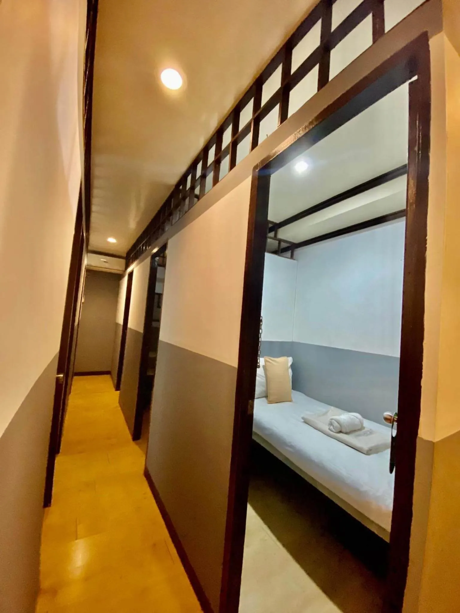 Bed in Amax Inn Makati