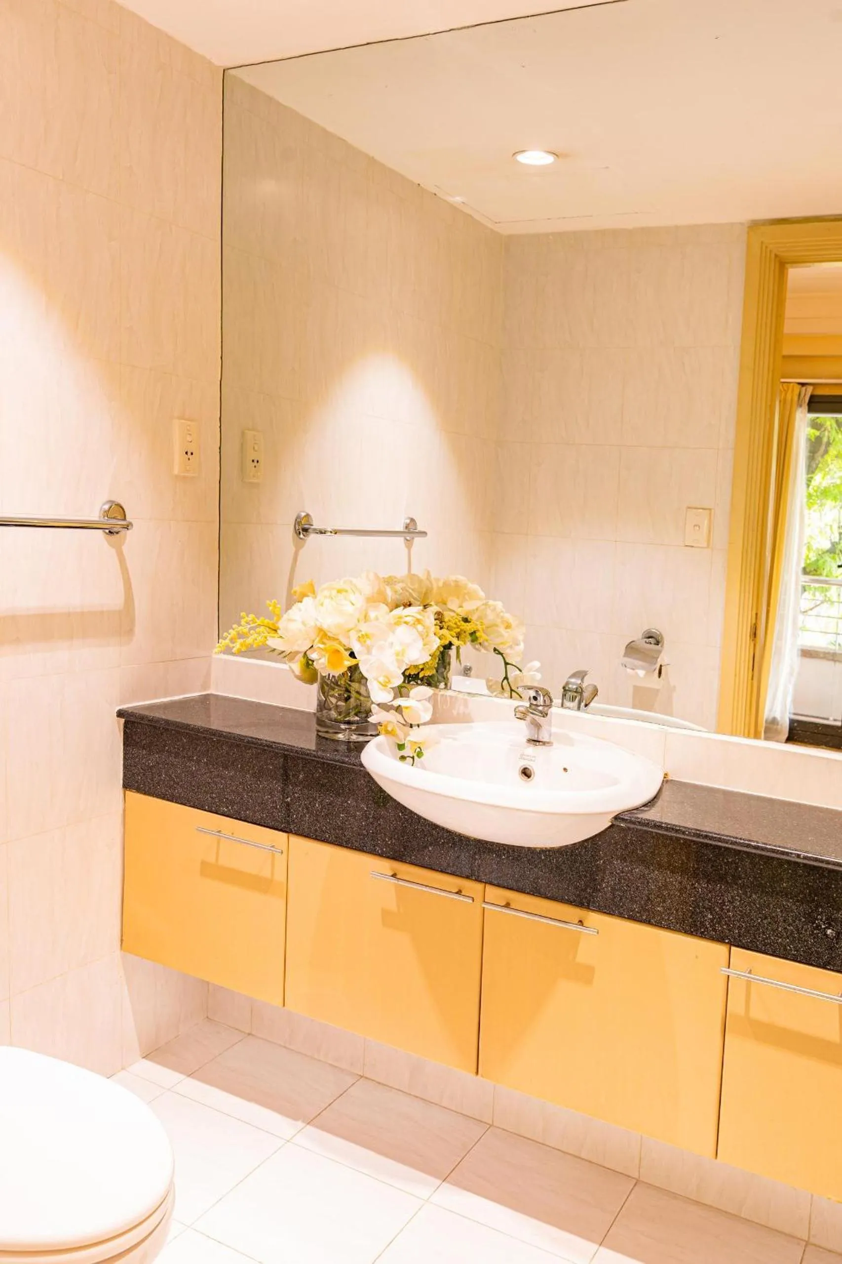 Downtown Retro Serviced Apartment