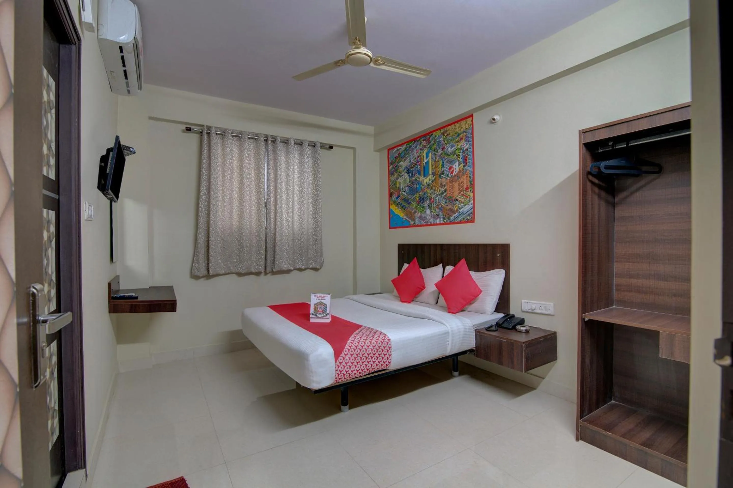 Bedroom in Hotel O Varcity Plaza