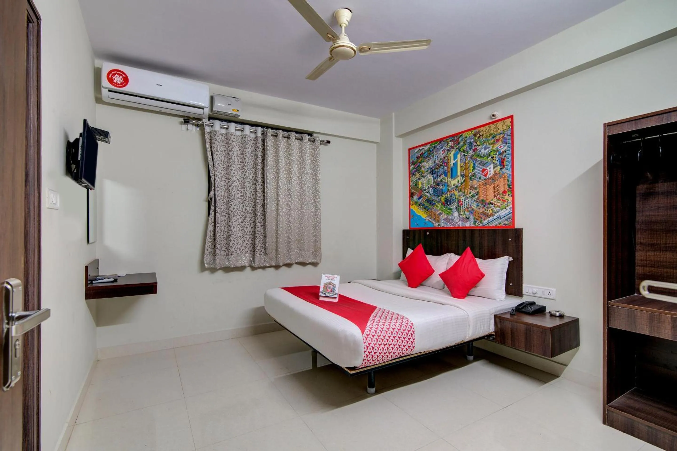 Bedroom in Hotel O Varcity Plaza