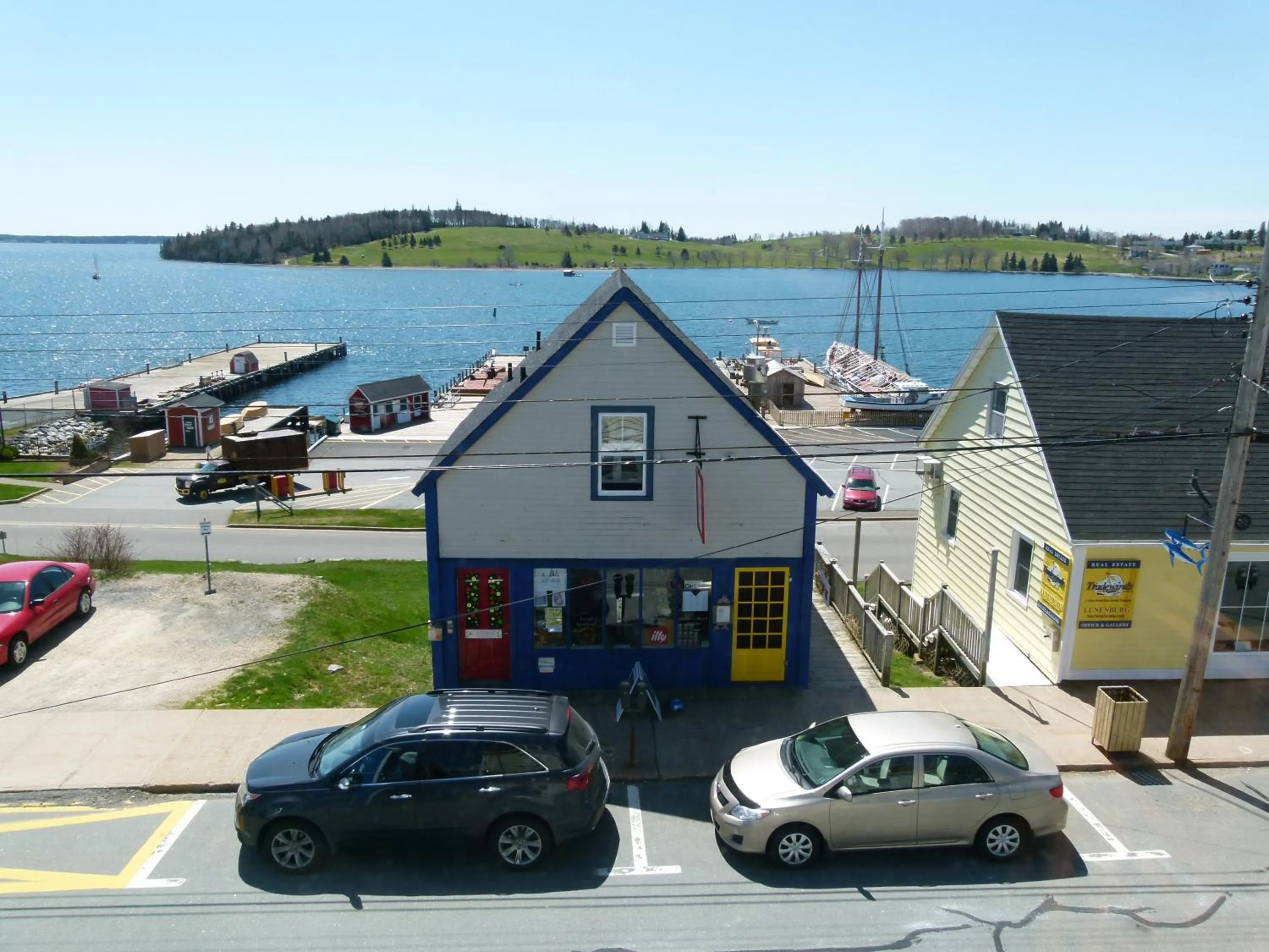 Sail Inn Lunenburg