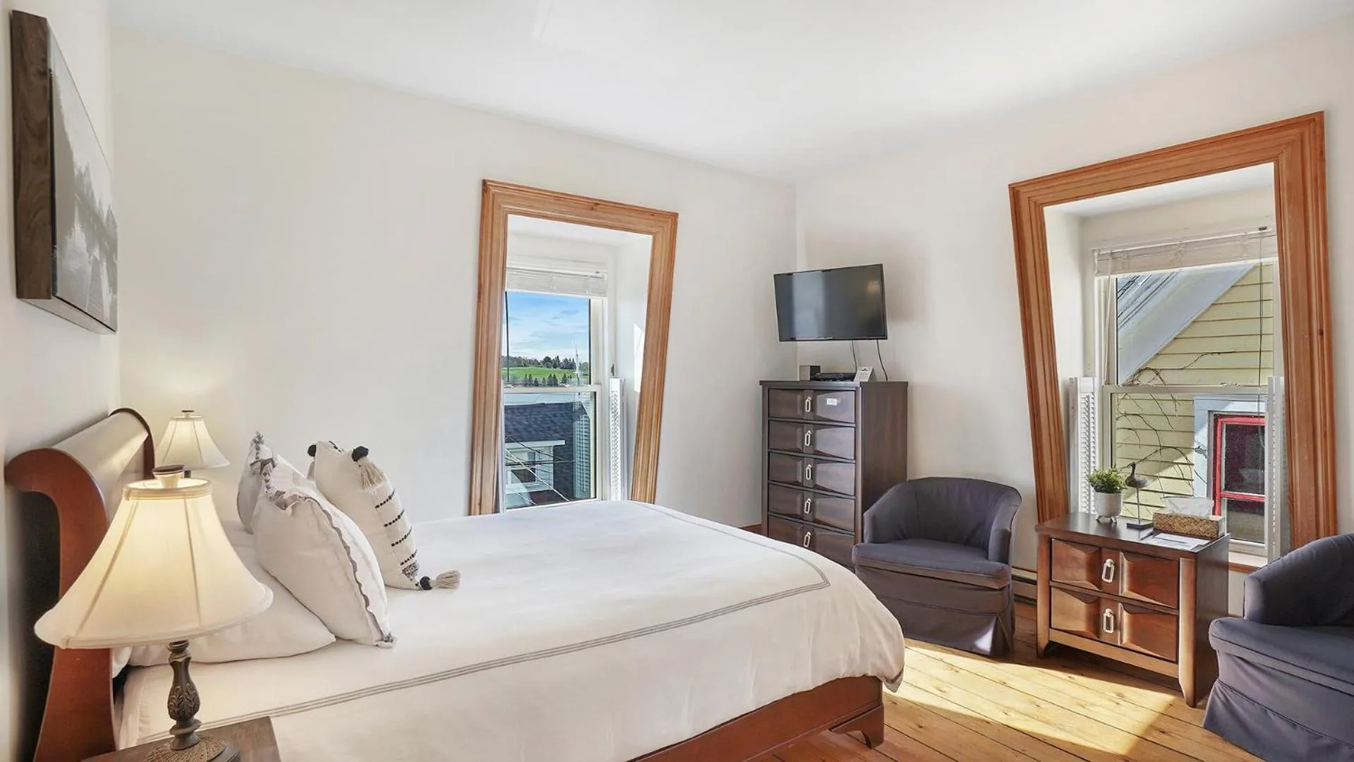 Bed in Sail Inn Lunenburg