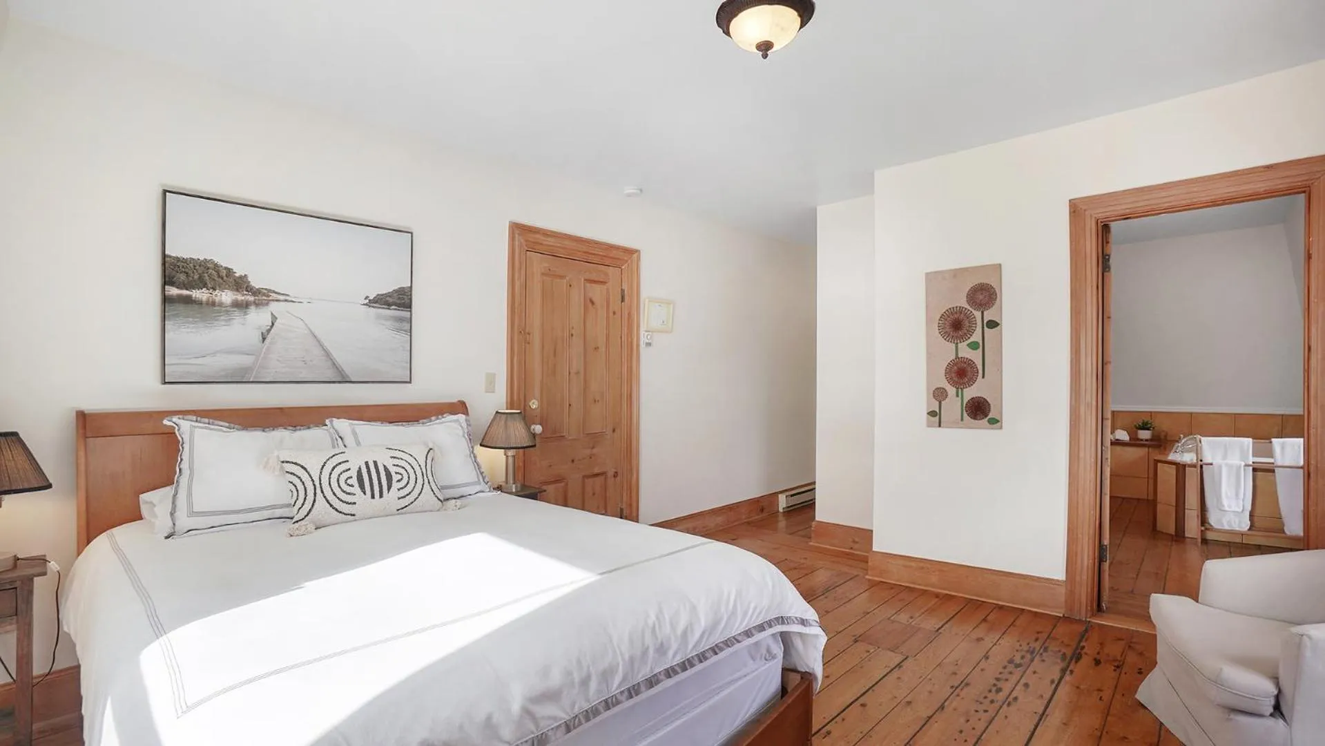 Bed in Sail Inn Lunenburg