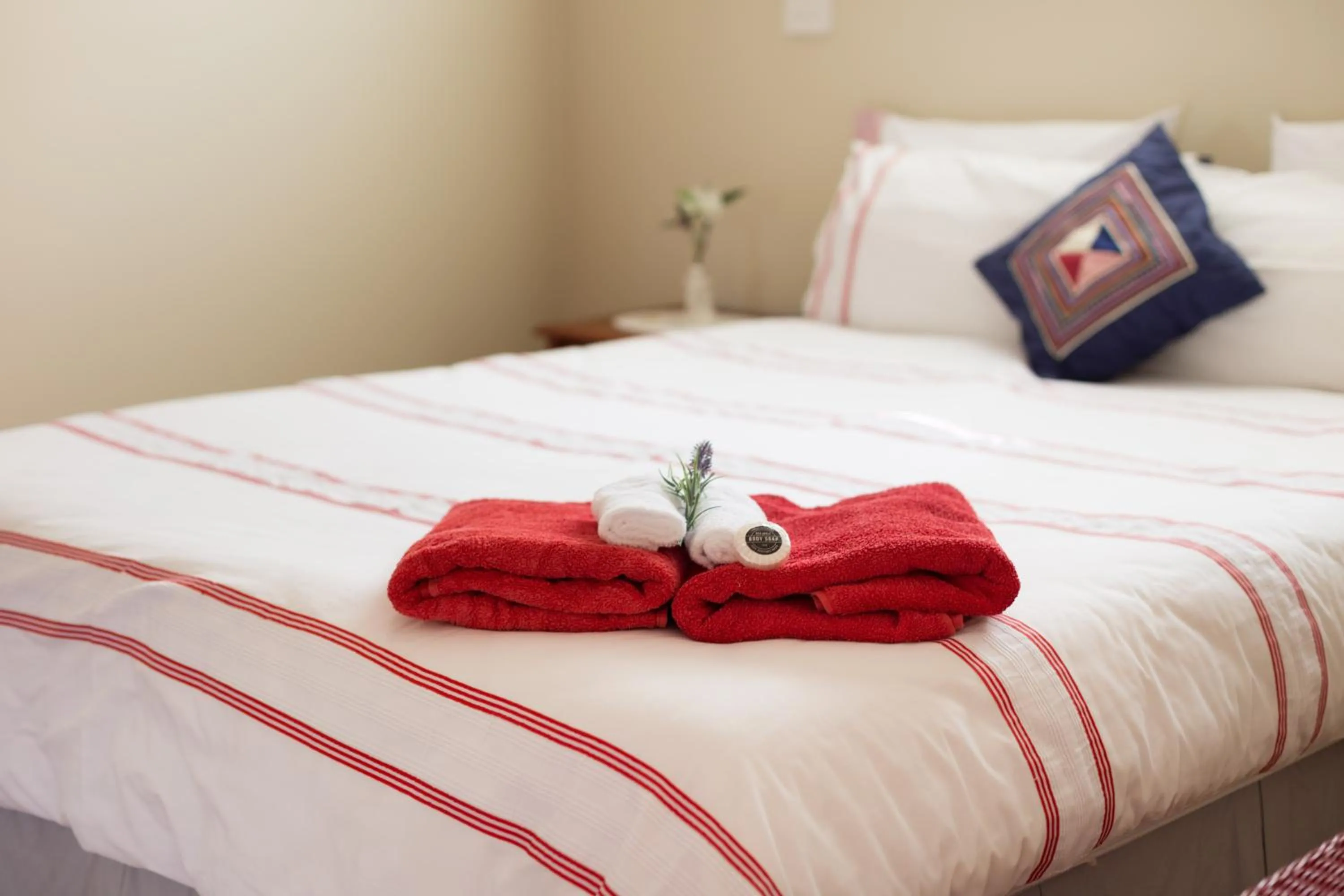 Bed in Cradle at Casa Blanca Country Retreat