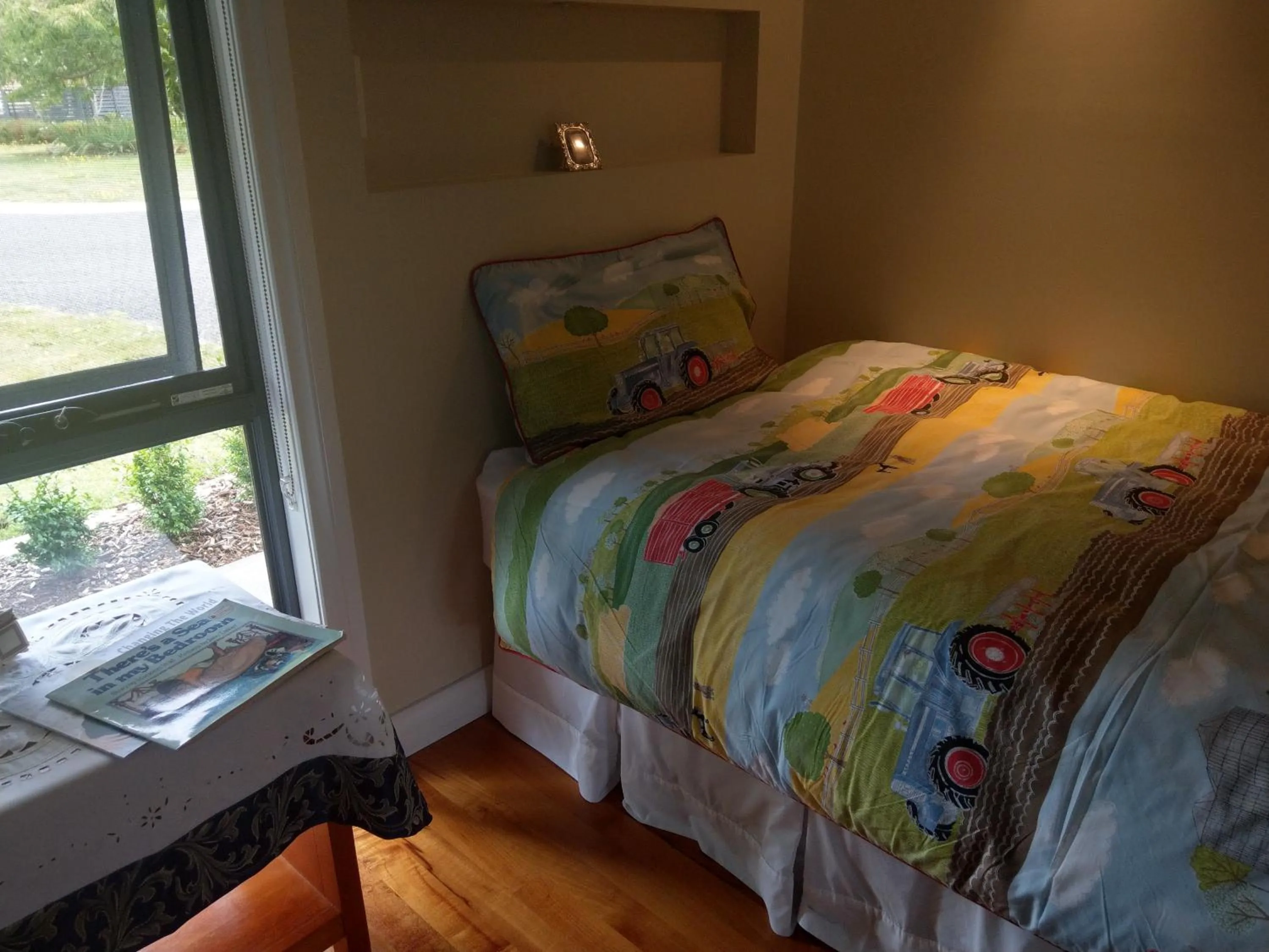 Bed in Cradle at Casa Blanca Country Retreat