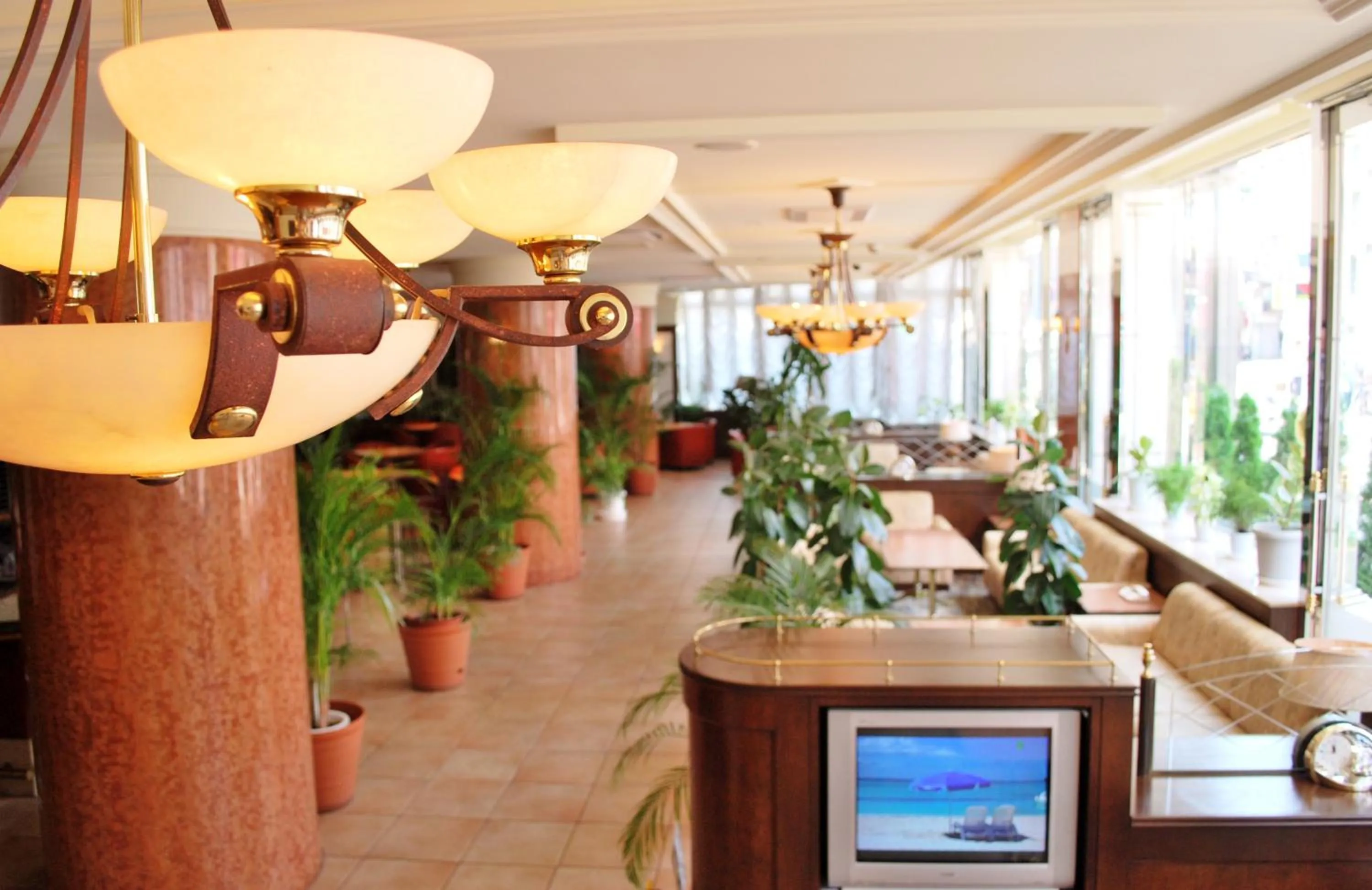 Communal lounge/ TV room in Hotel New Yokosuka