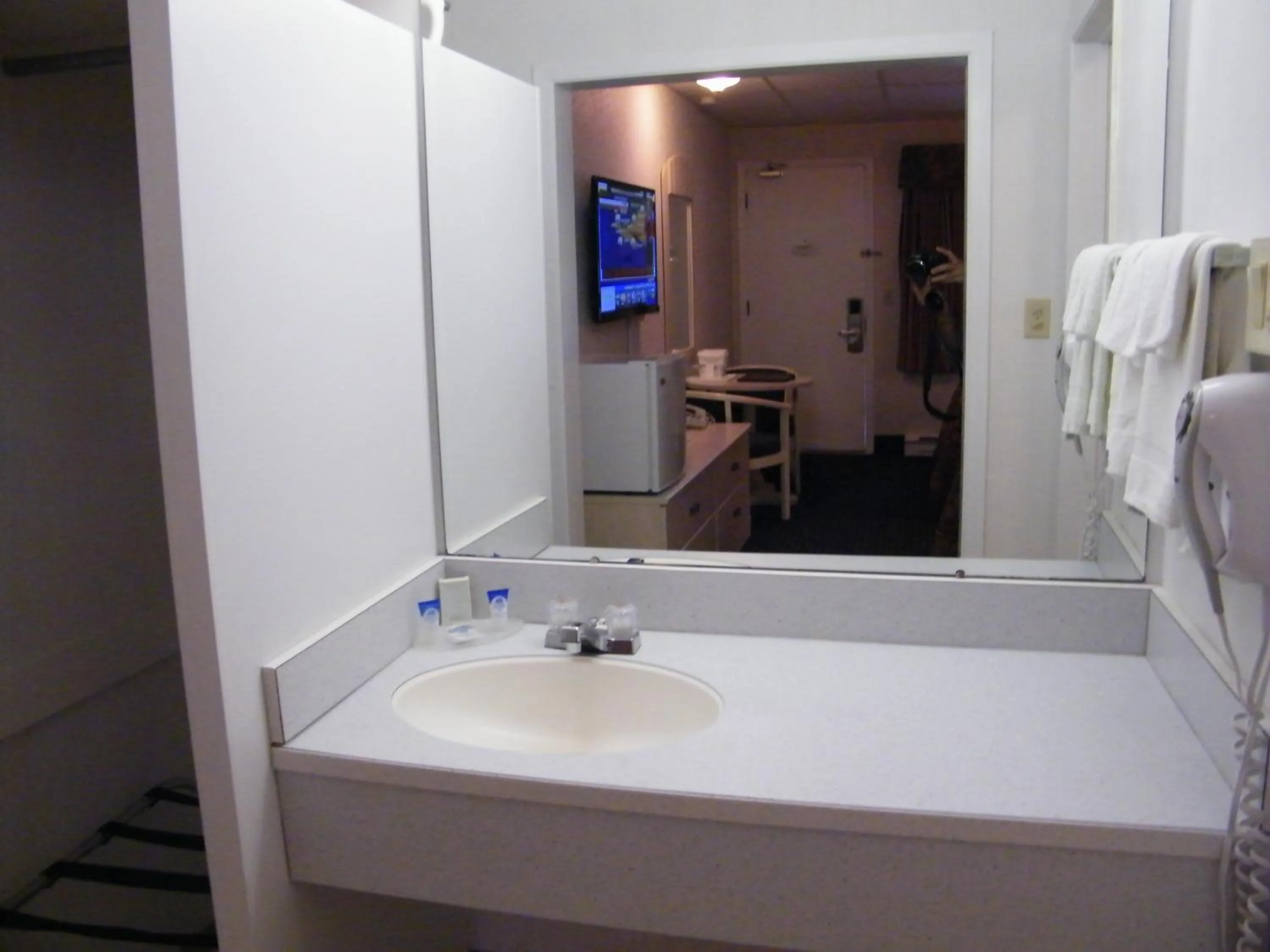 Bathroom in Canadas Best Value Inn & Suites Woodstock