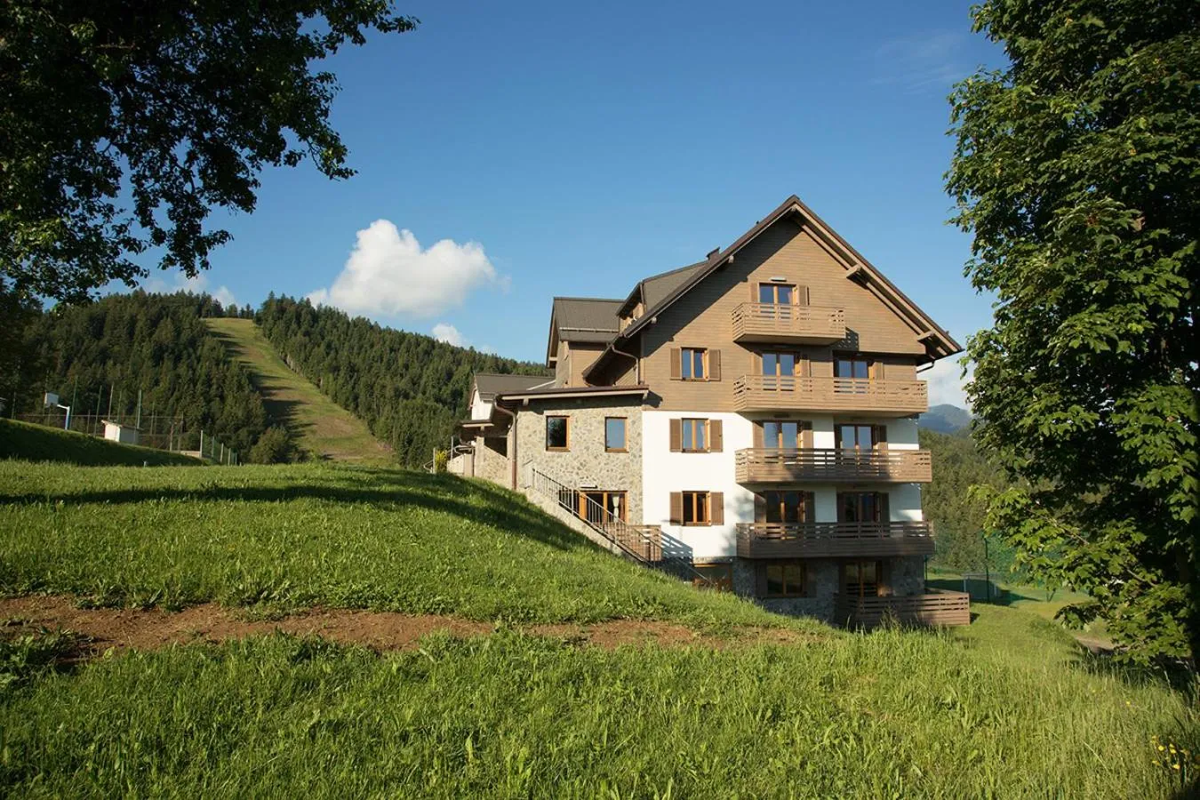 Property building in Lake Peak Apartments, Ribniško Pohorje