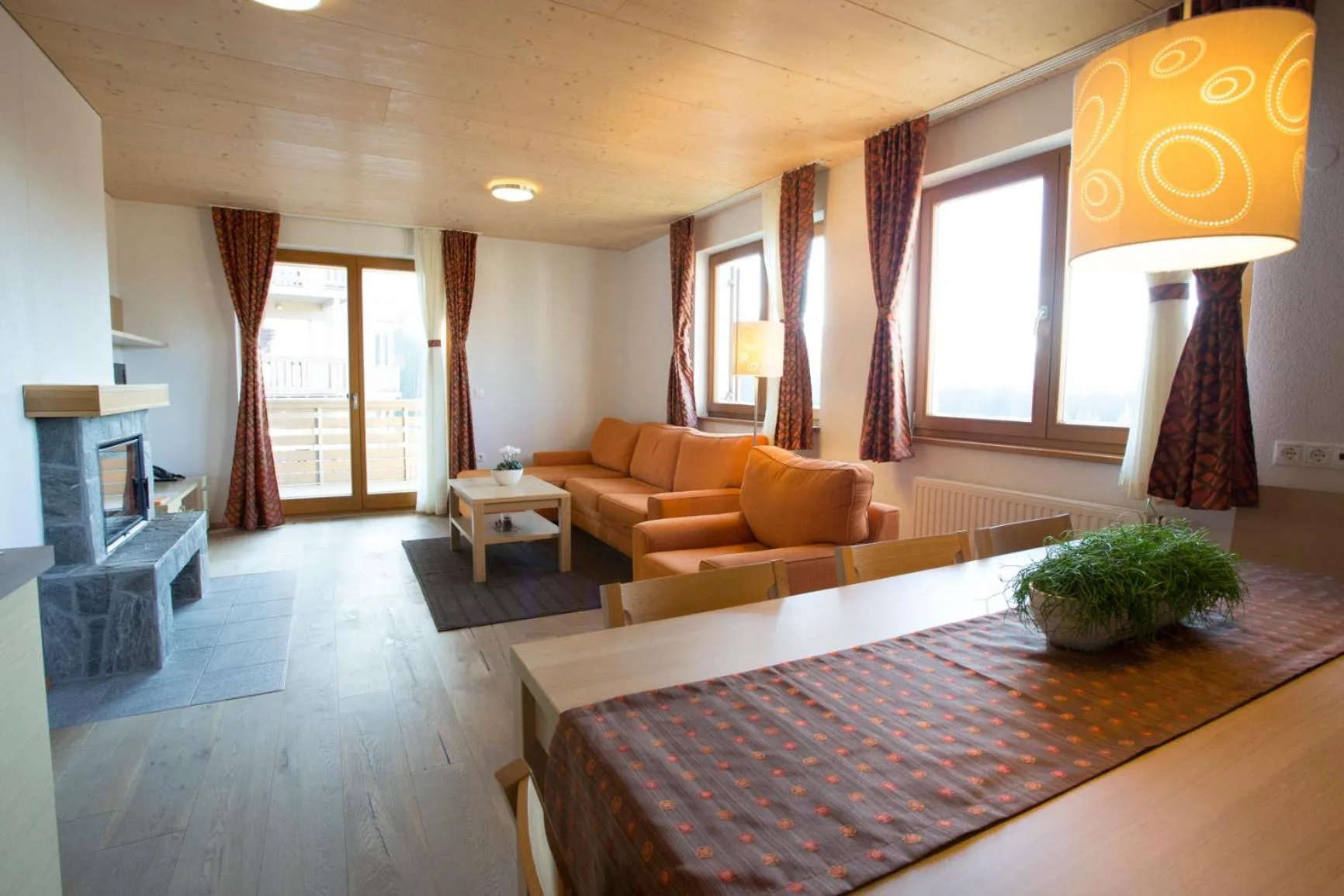 TV and multimedia in Lake Peak Apartments, Ribniško Pohorje