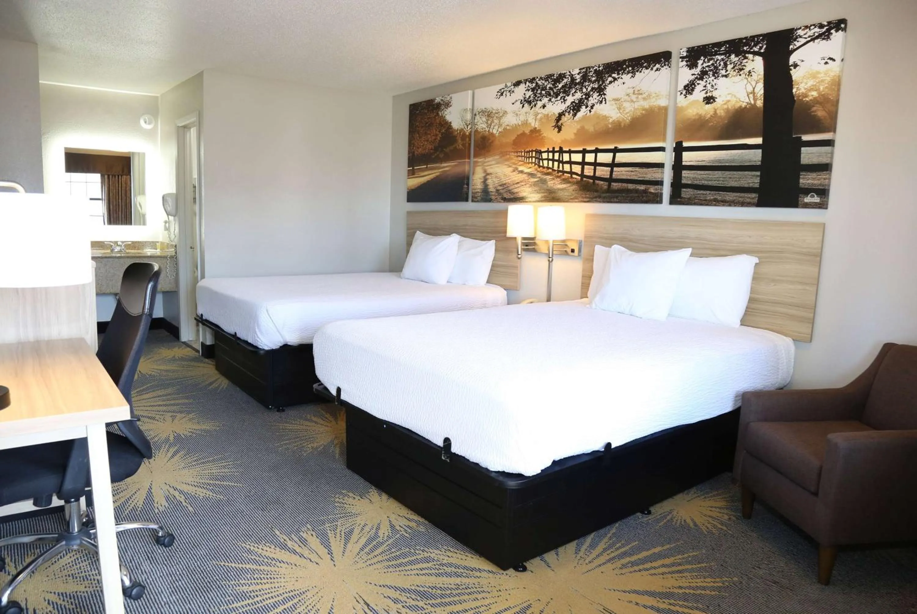 Photo of the whole room, Bed in Days Inn by Wyndham Monroe, Louisiana