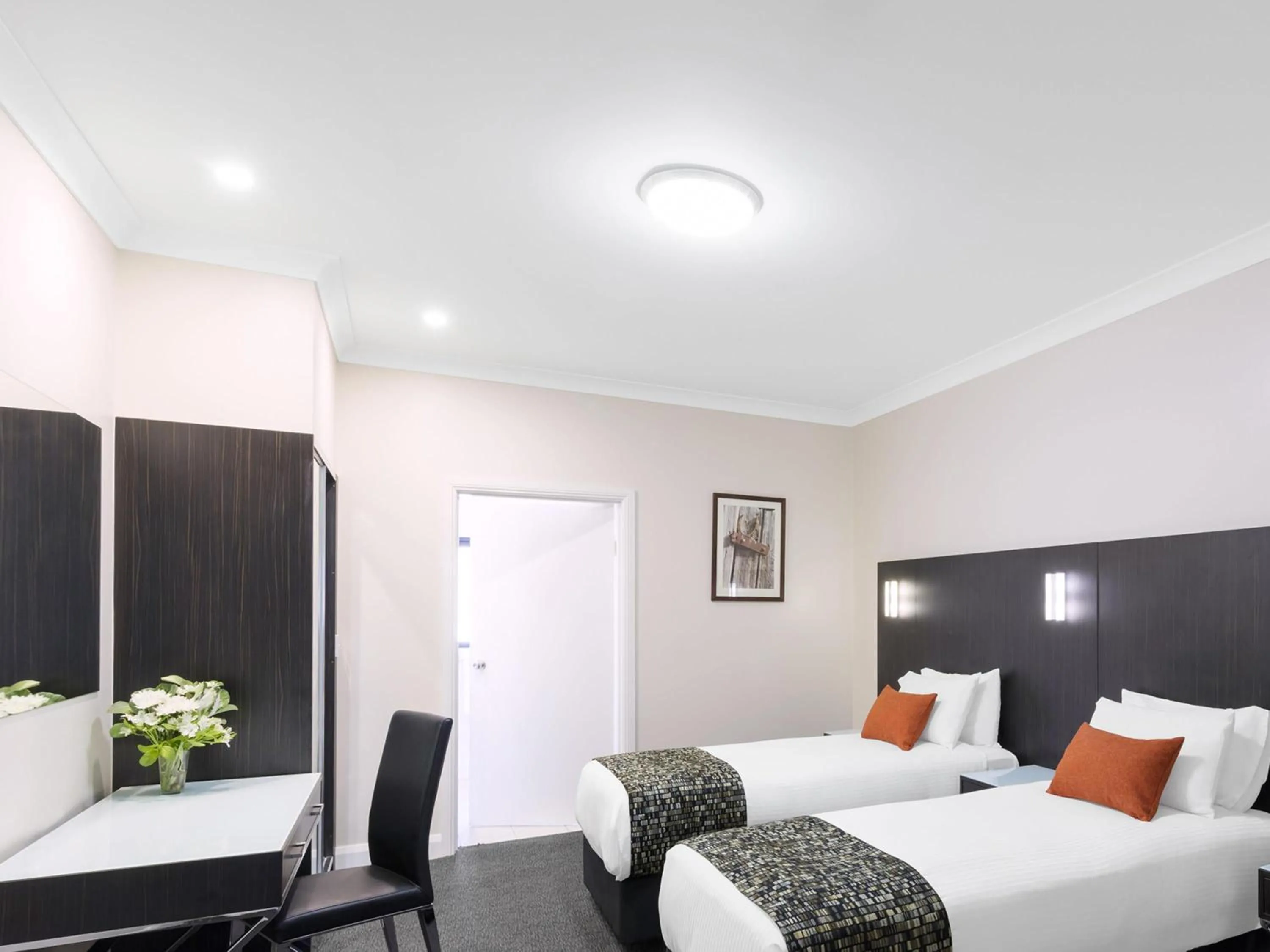 Bedroom, Bed in Mercure Goulburn