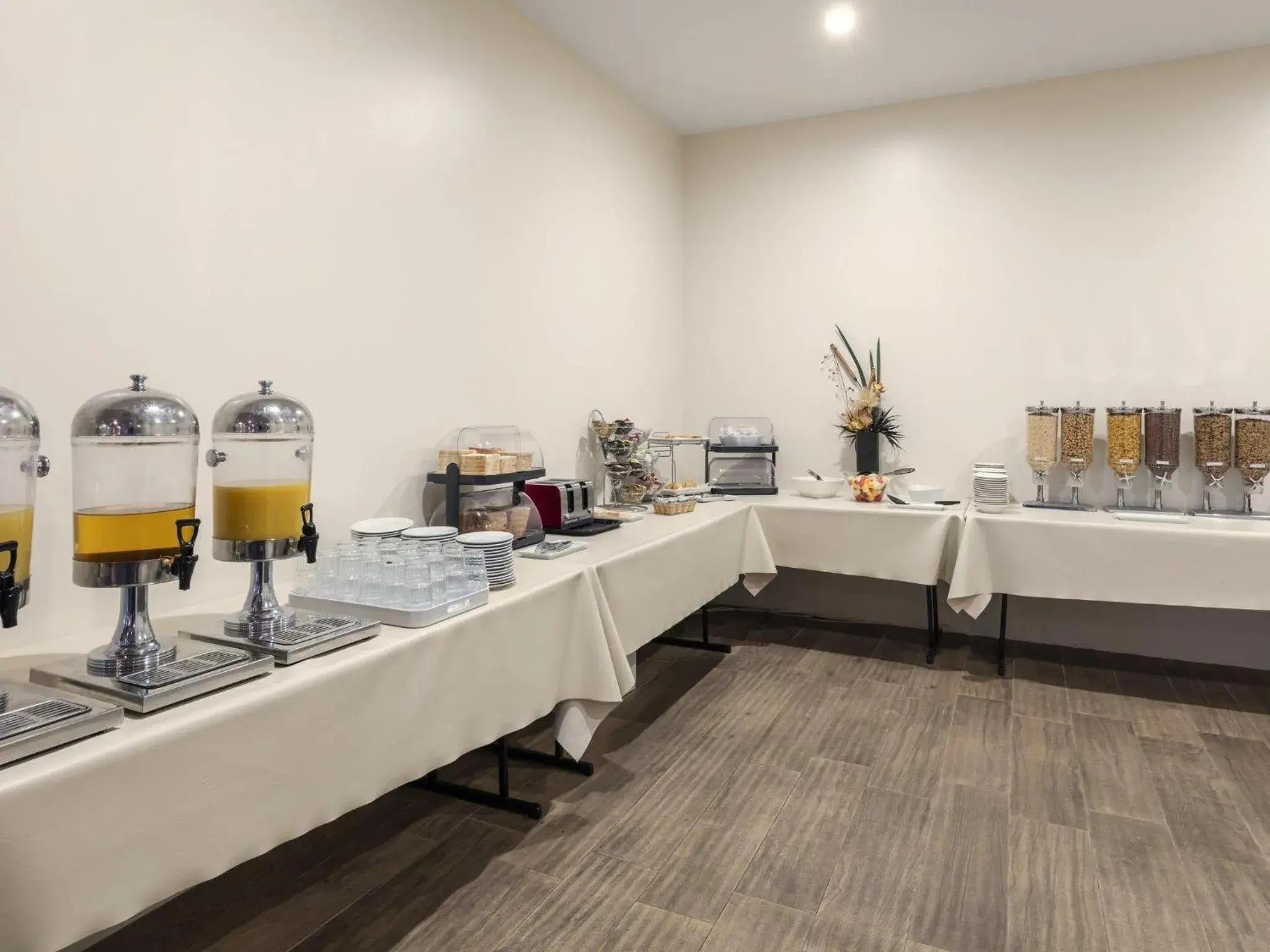 Restaurant/places to eat in Mercure Goulburn Restaurant/places to eat in Mercure Goulburn