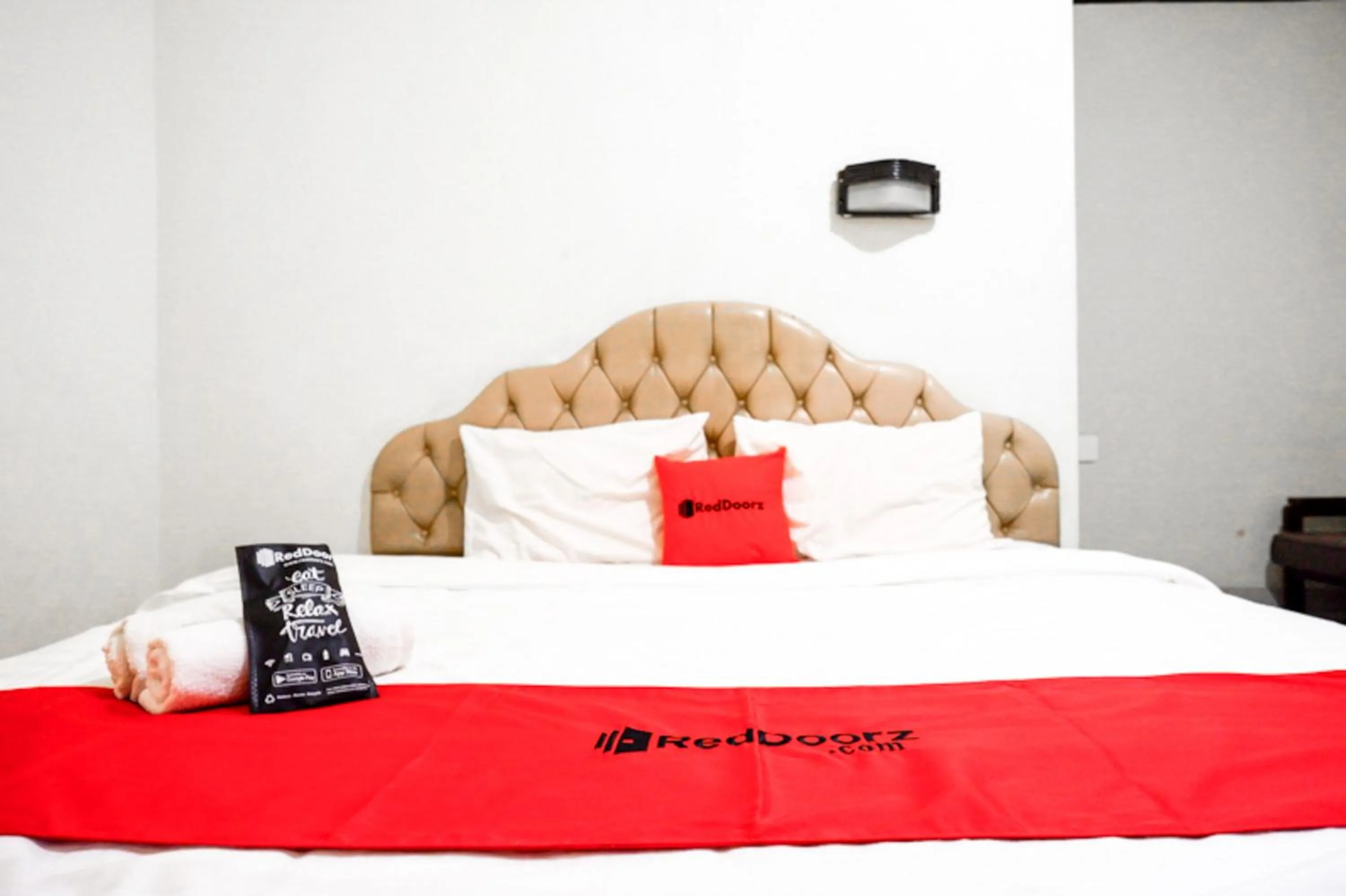 Bedroom, Bed in RedDoorz @ Hotel Citra Indah