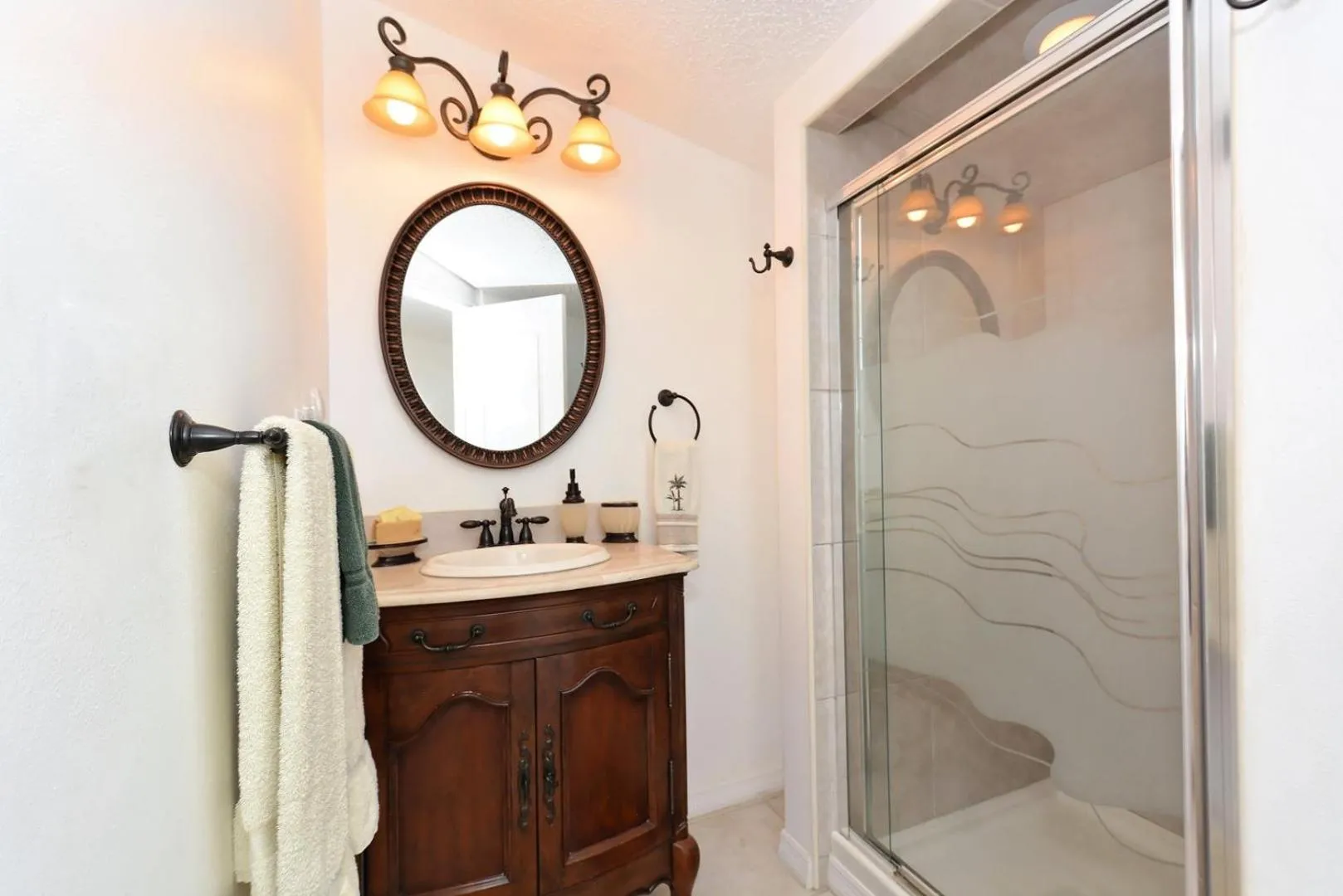 Shower in Bay Winds113 Home