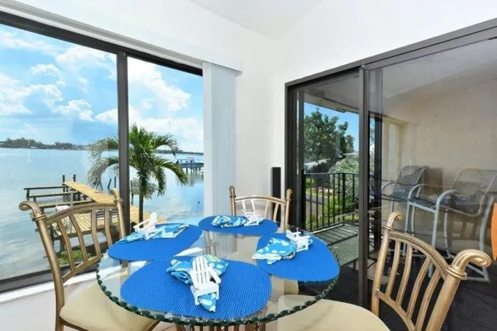 Dining area in Bay Winds113 Home