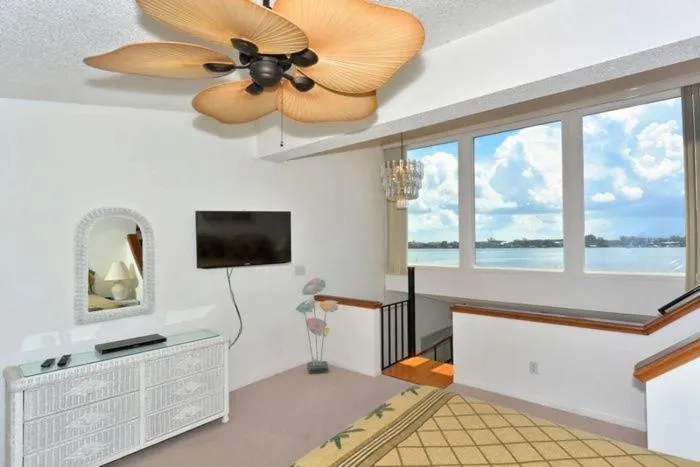 TV and multimedia in Bay Winds113 Home