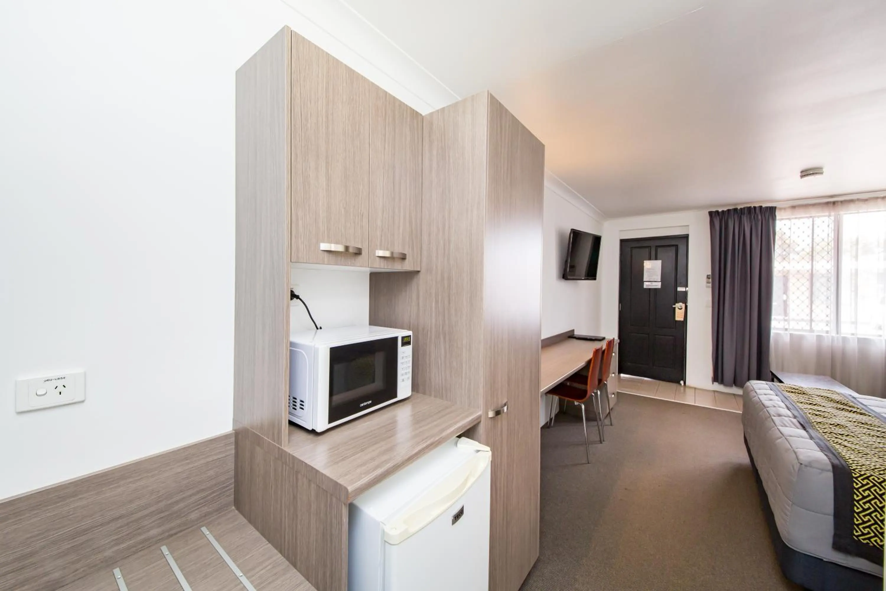 Bed in Burke & Wills Motor Inn