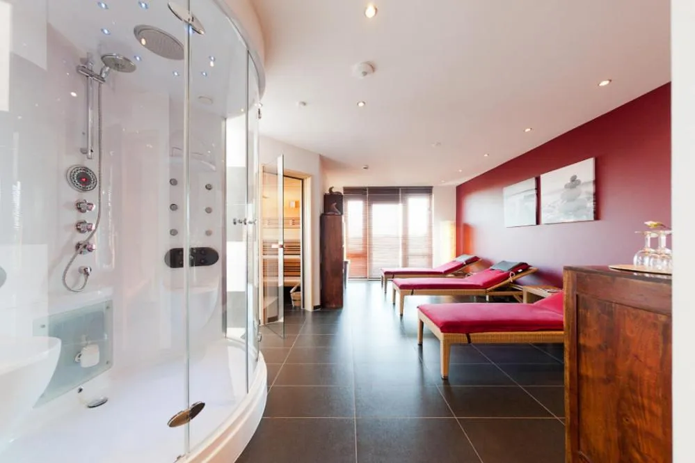 Spa and wellness centre/facilities in Riverside Hotel