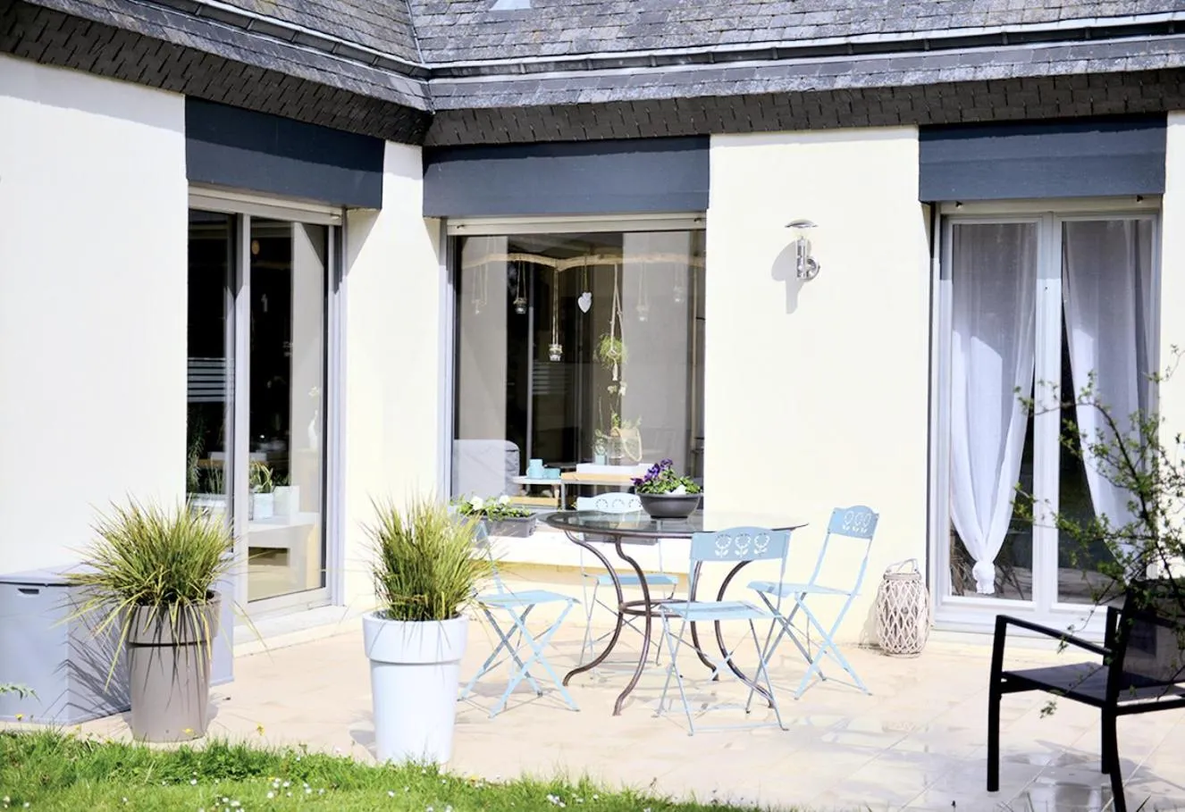 Patio in Ailes et Iles