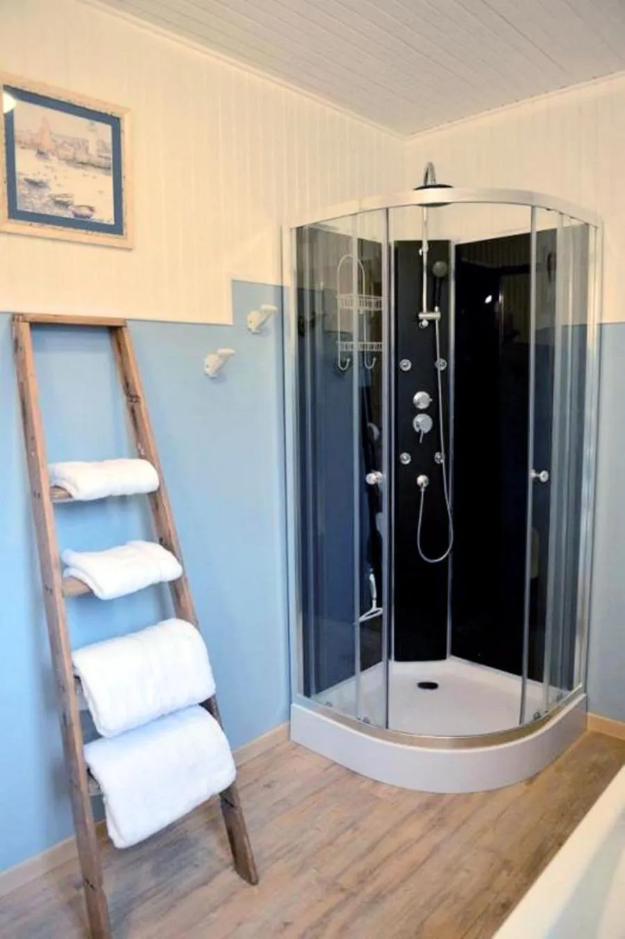 Shower in Ailes et Iles